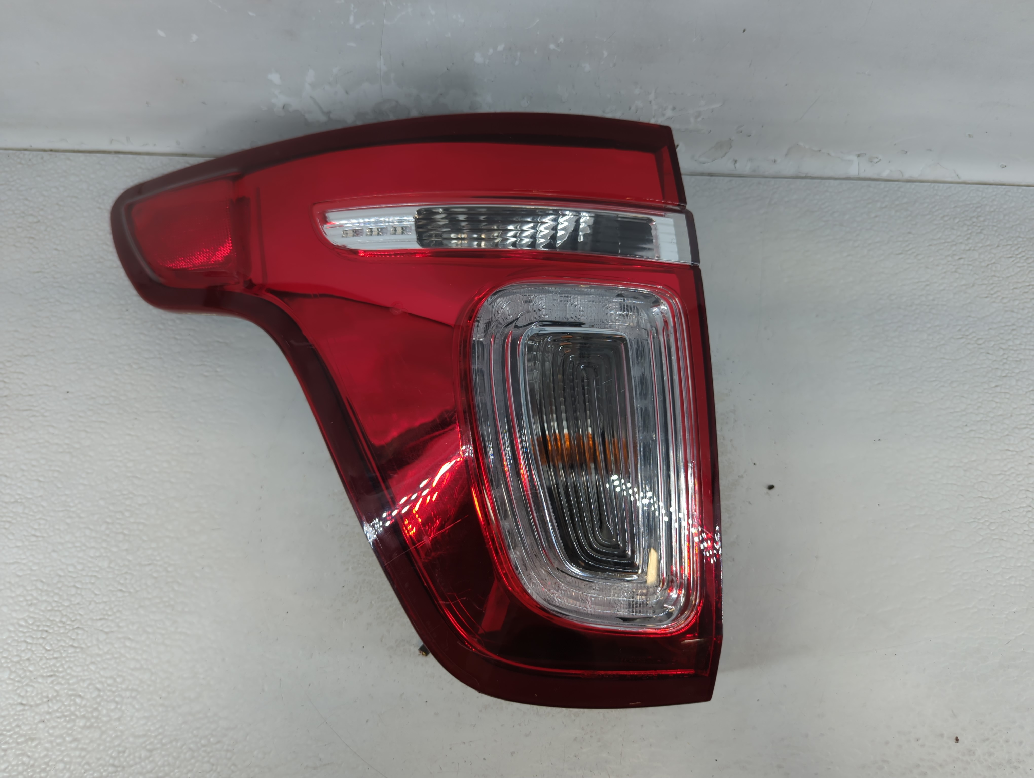 Picture of 2015 Ford Explorer Driver Left Side Tail Light Taillight Oem 1066447