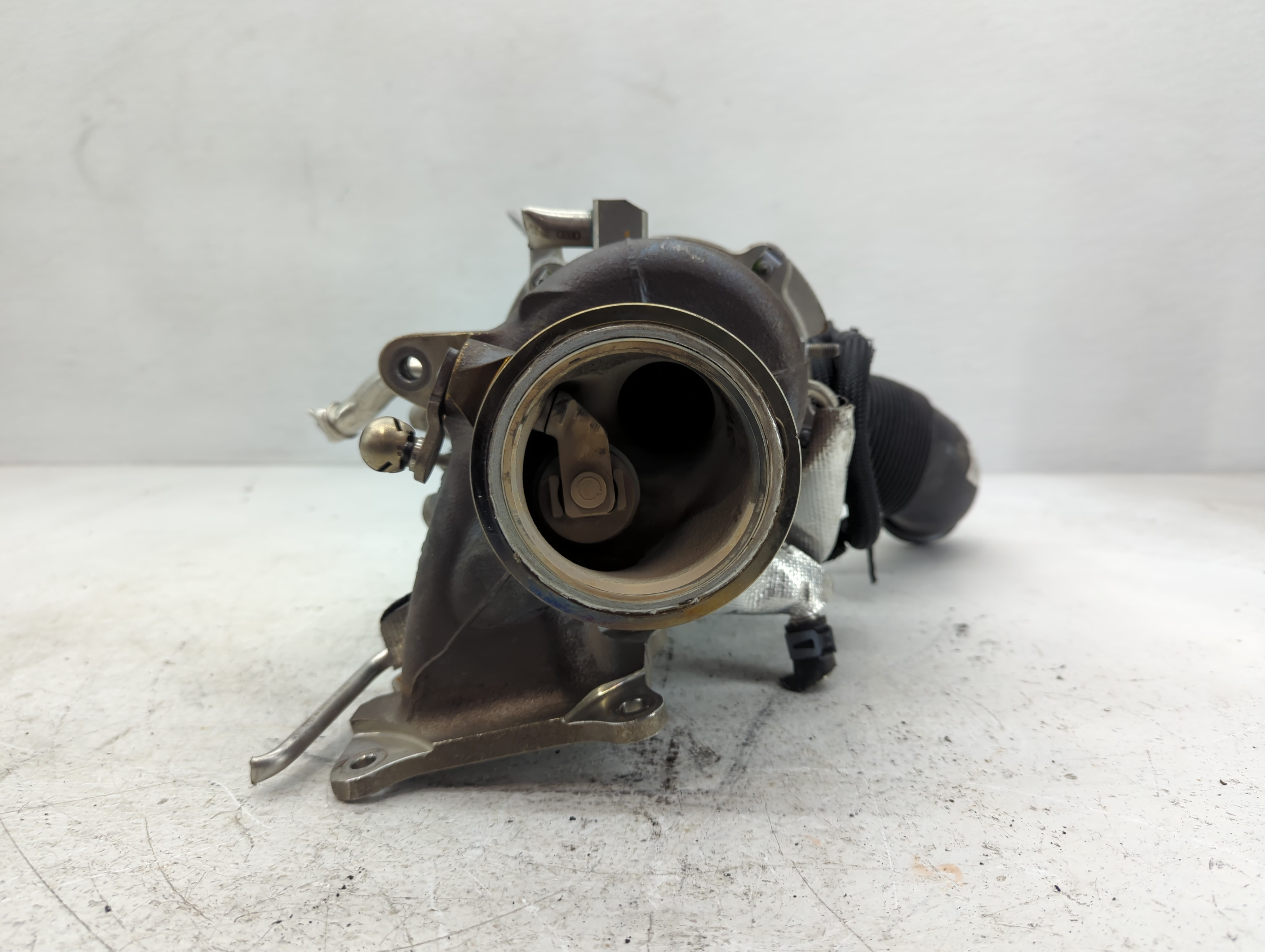 2020 Volkswagen Tiguan Turbocharger Exhaust Manifold With Turbo Charger 1066640 - Oemusedautoparts1.com
