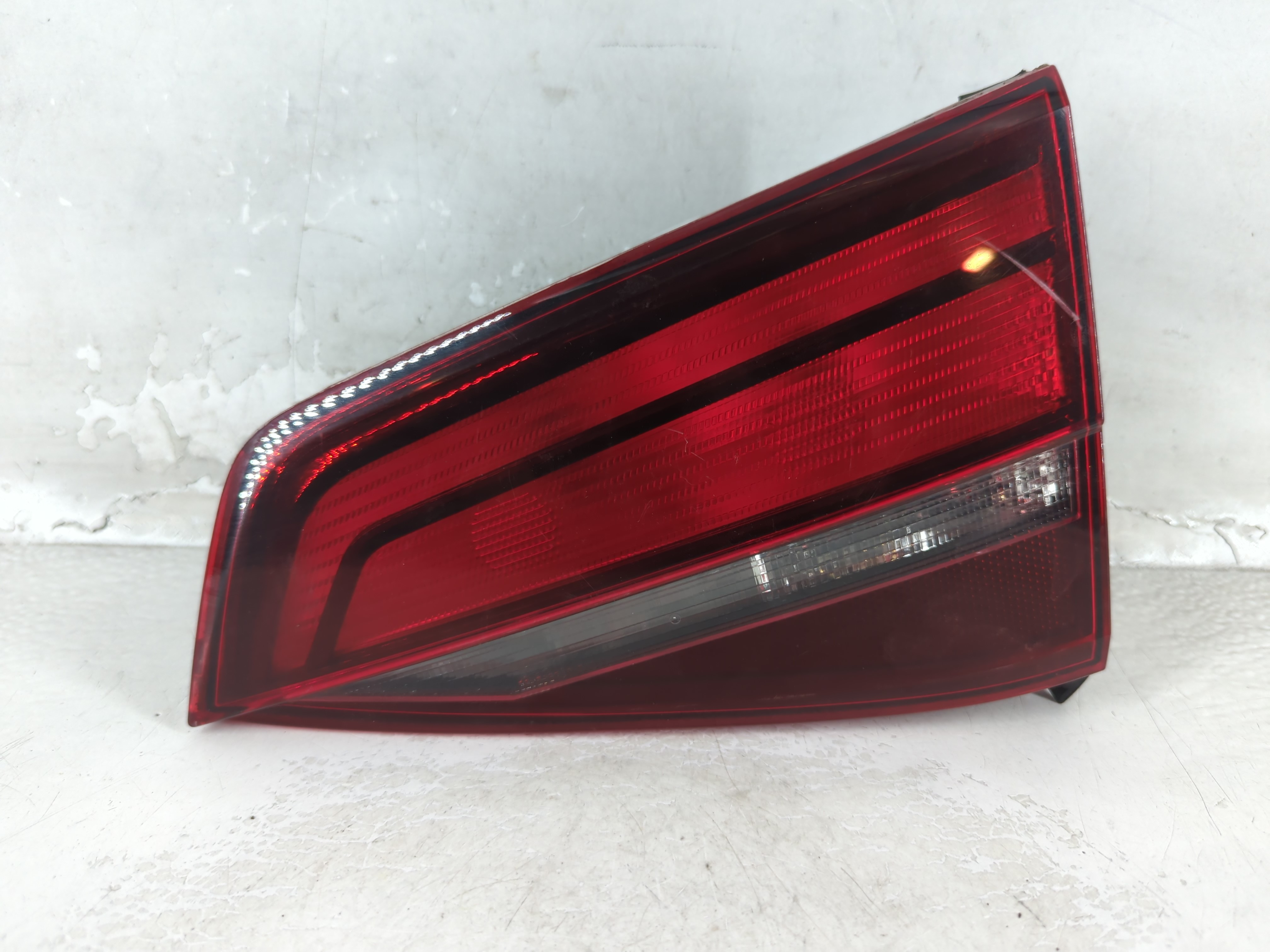 2015-2016 Volkswagen Jetta Passenger Right Side Tail Light Taillight Oem 1066650 - Oemusedautoparts1.com