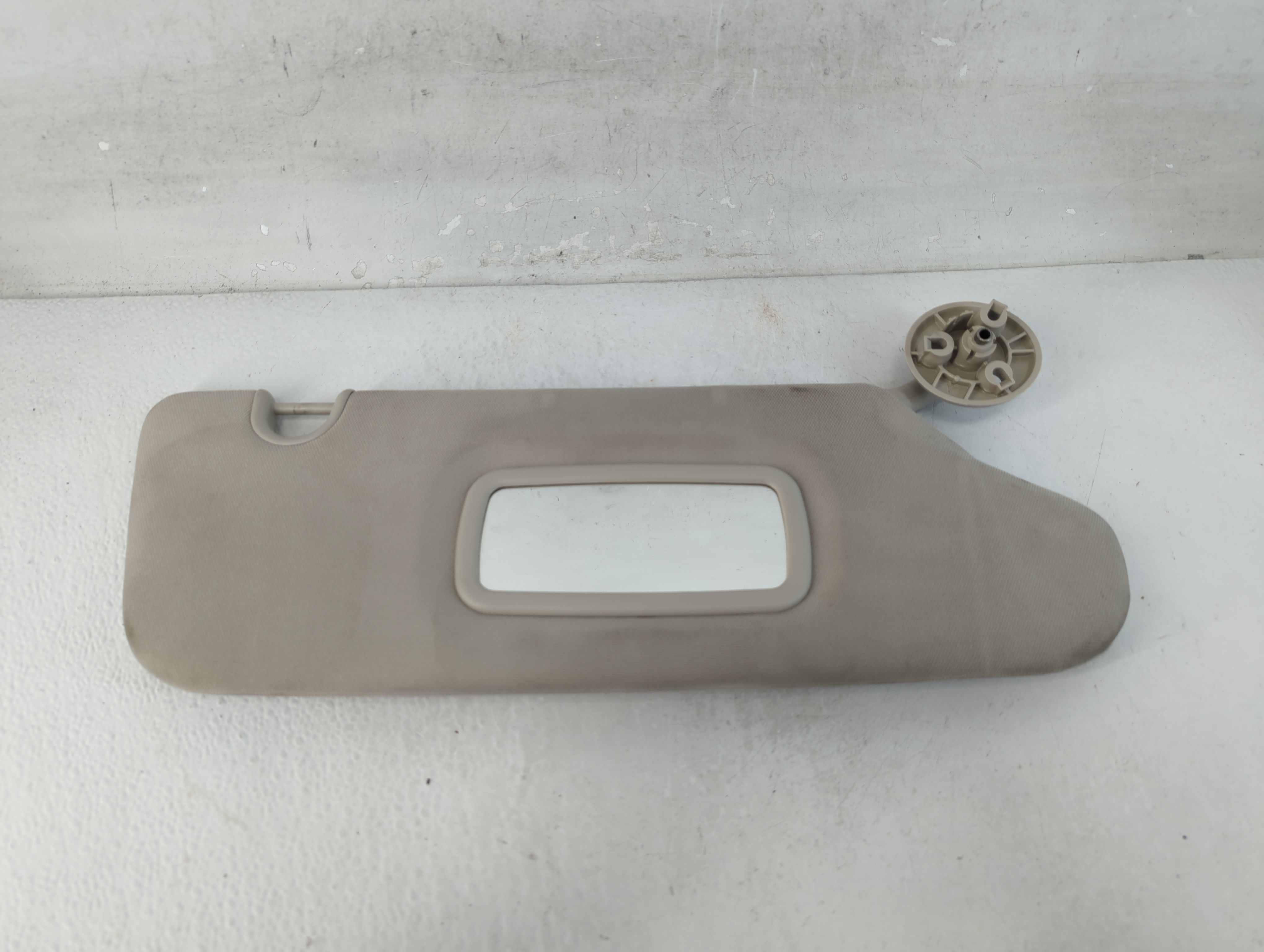 Picture of Dodge Caravan Passenger Sun Visor Mirror Right Sunvisor Tan 1066668