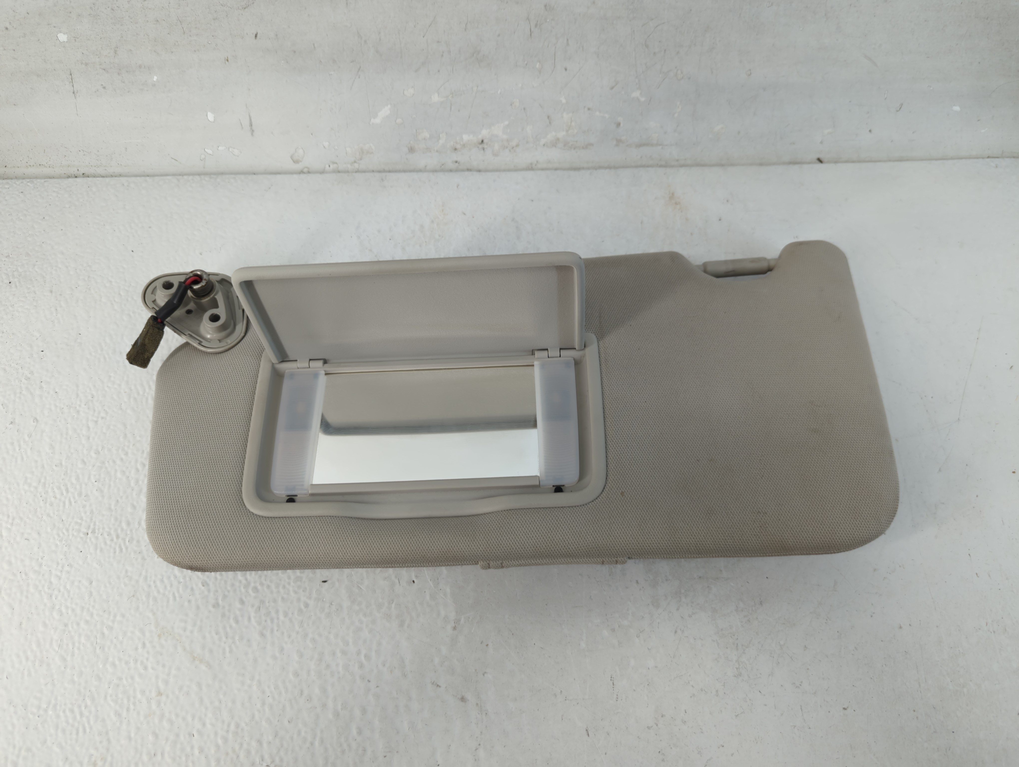2010-2014 Subaru Legacy Driver Sun Visor Mirror Left Sunvisor Tan 1066674 - Oemusedautoparts1.com
