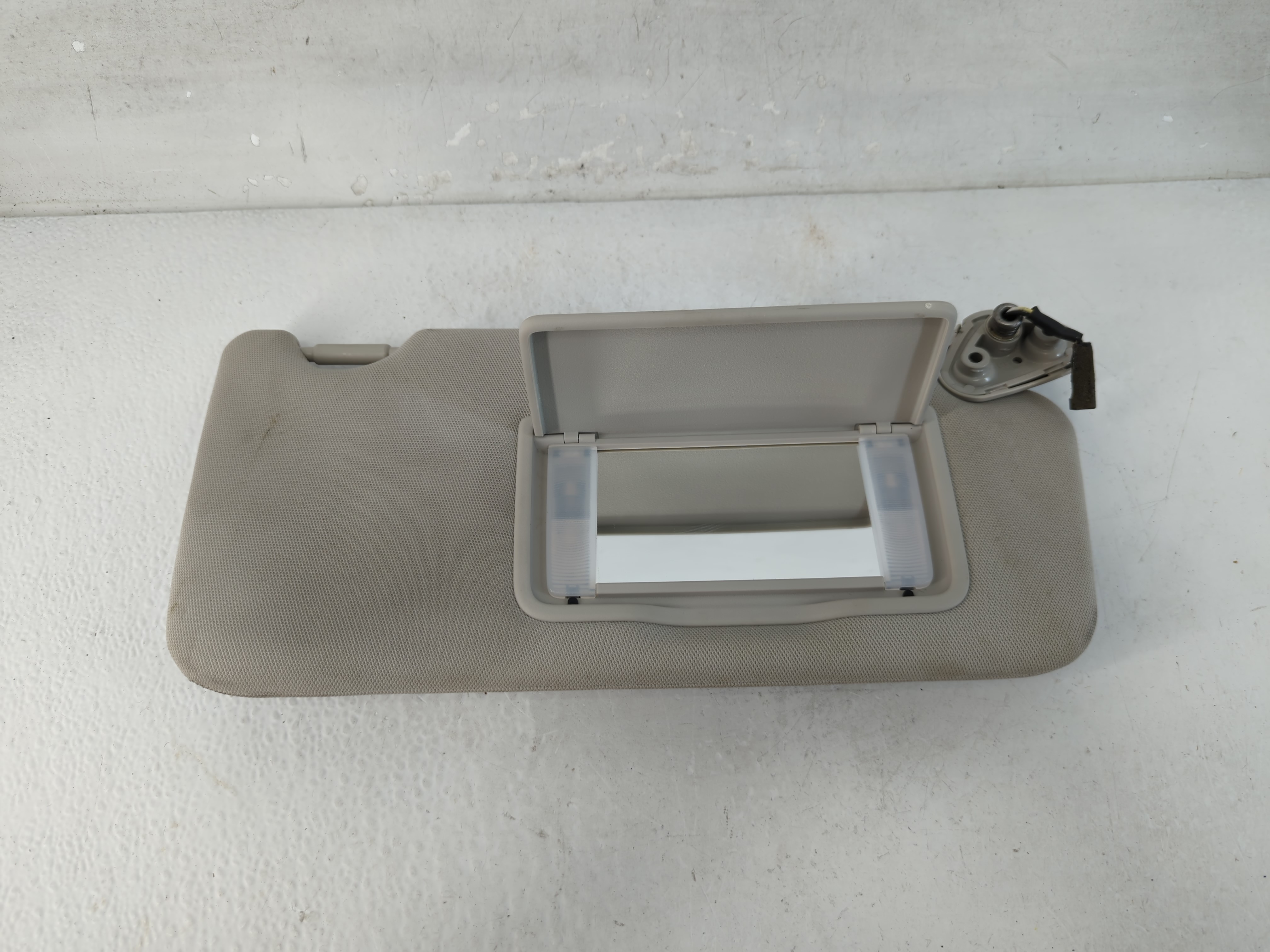 2010-2014 Subaru Legacy Passenger Sun Visor Mirror Right Sunvisor Tan 1066676 - Oemusedautoparts1.com
