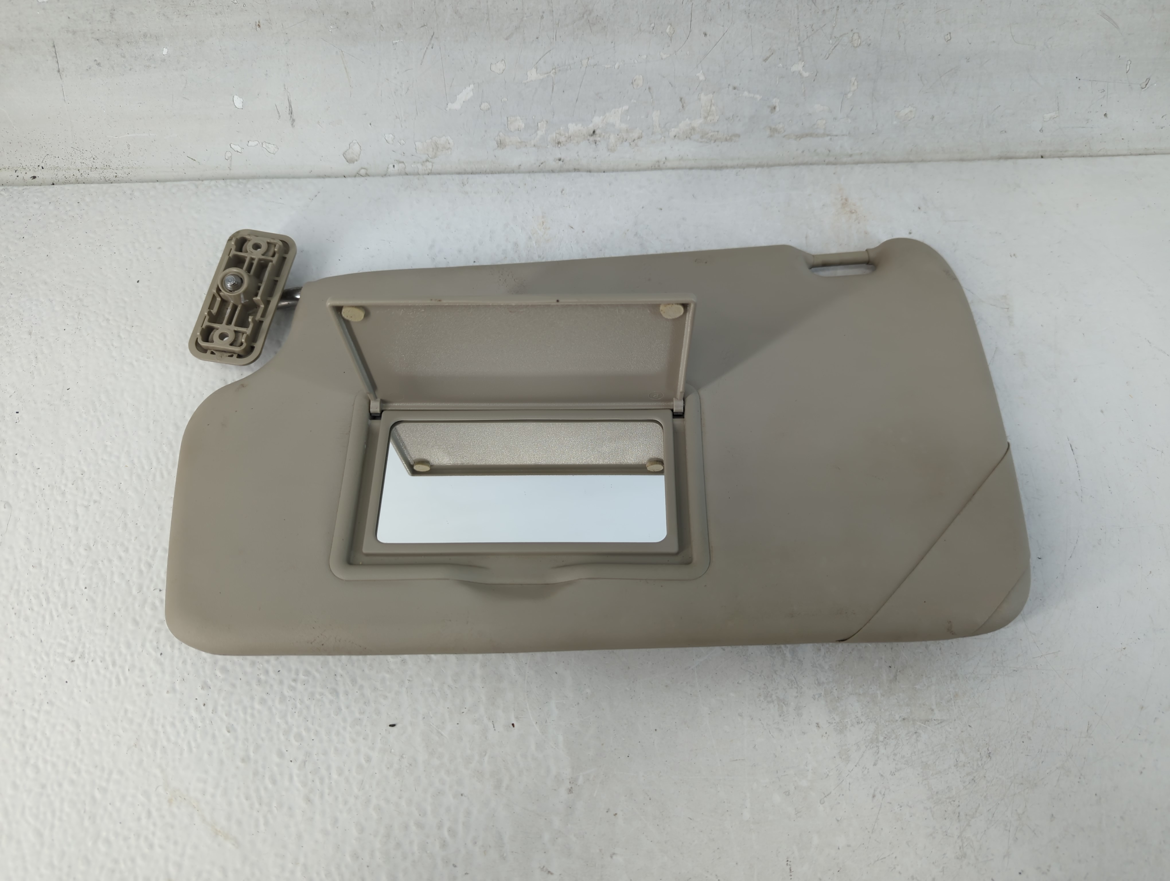 2011-2019 Ford Fiesta Driver Sun Visor Mirror Left Sunvisor Gray 1066753 - Oemusedautoparts1.com