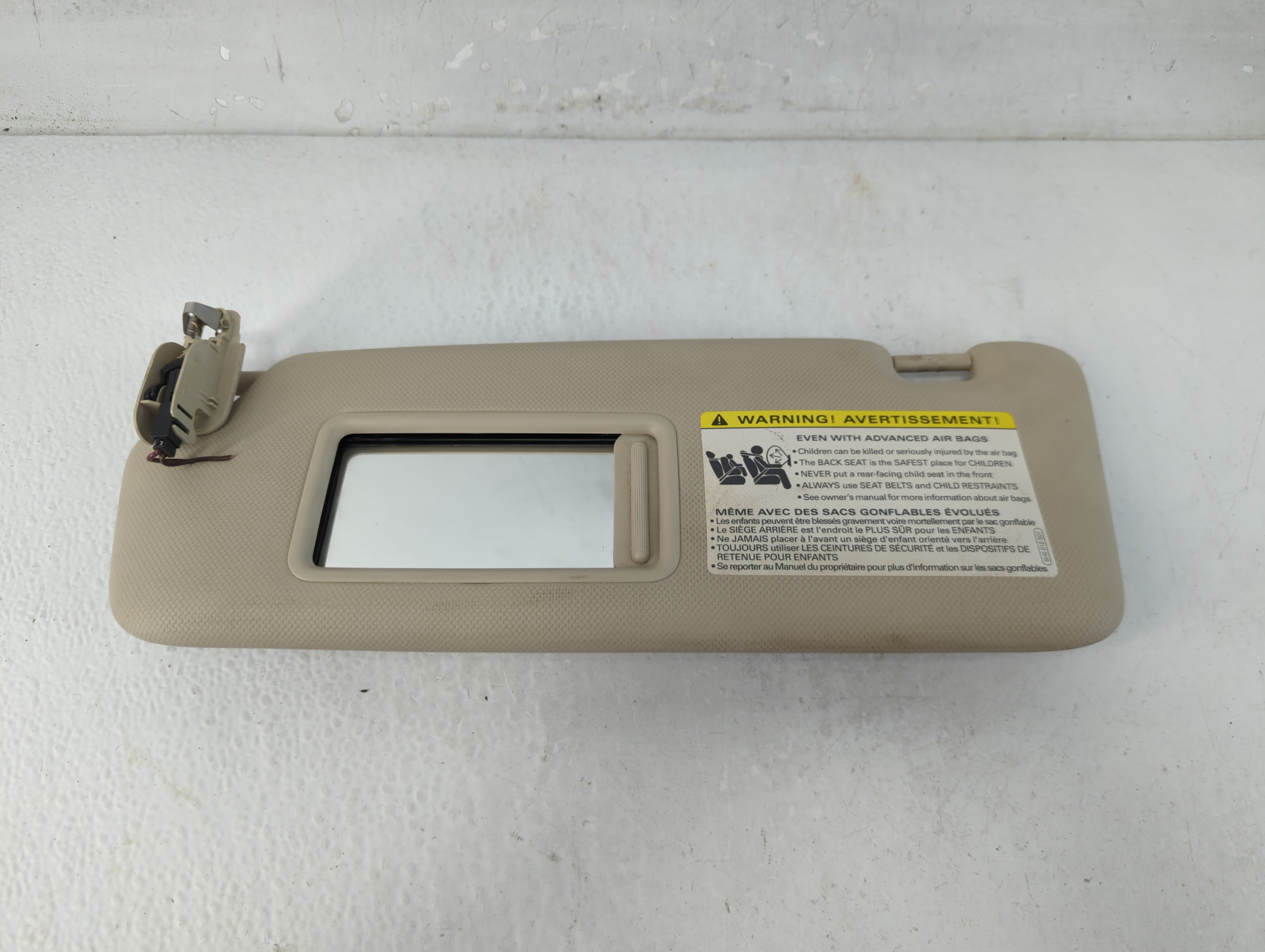 2009-2012 Audi A4 Driver Sun Visor Mirror Left Sunvisor Beige 1066754 - Oemusedautoparts1.com