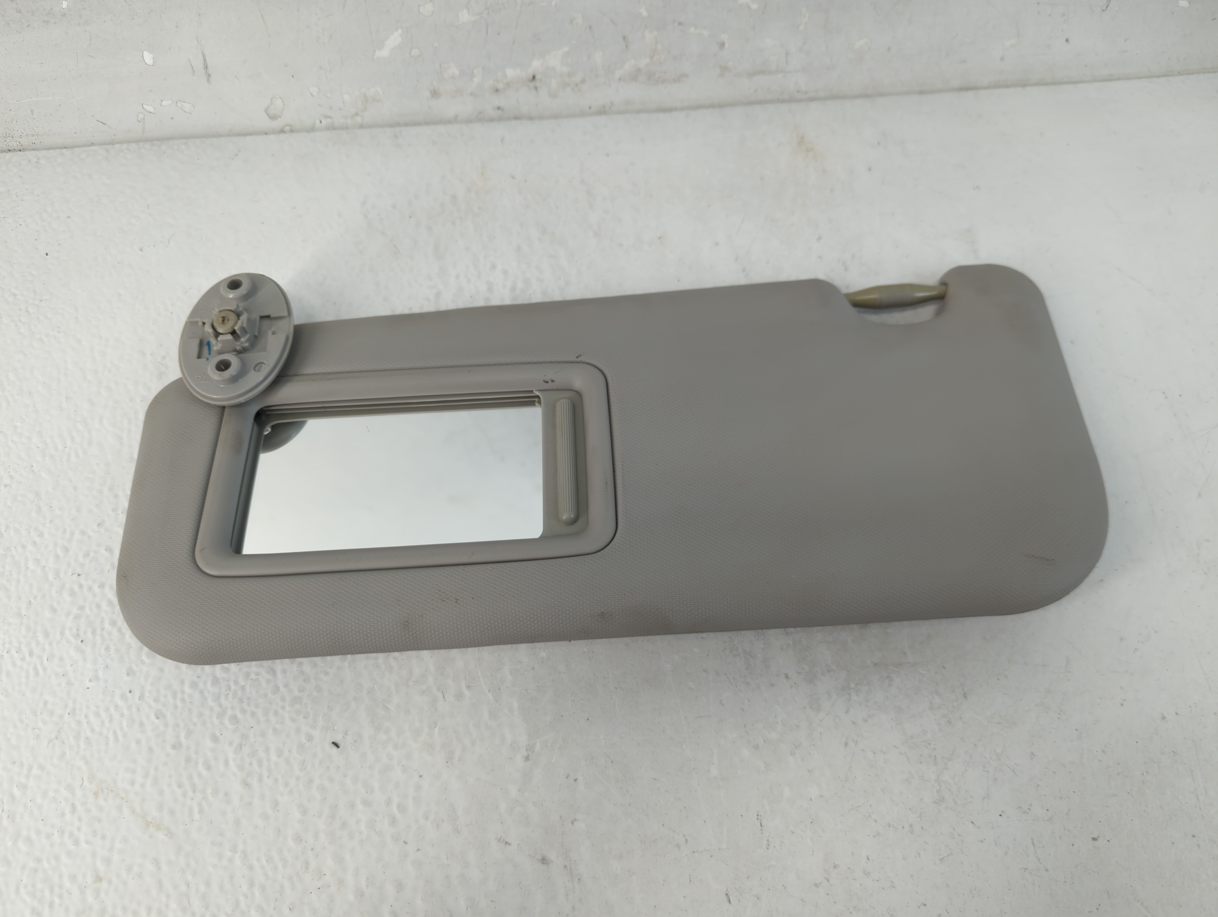 2014-2016 Toyota Corolla Driver Sun Visor Mirror Left Sunvisor Gray 1066755 - Oemusedautoparts1.com