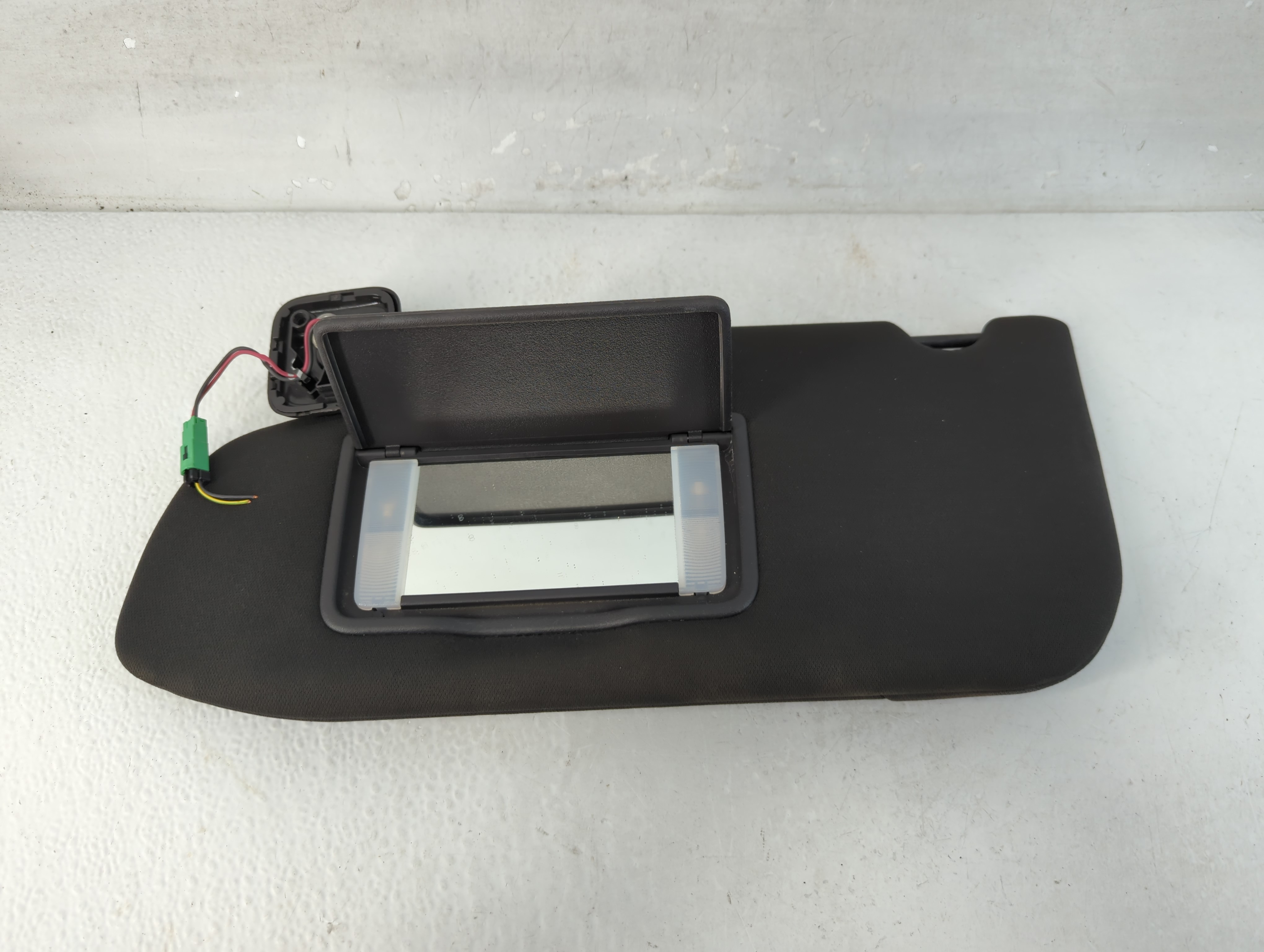 2013-2019 Ford Taurus Driver Sun Visor Mirror Left Sunvisor Black 1066761 - Oemusedautoparts1.com