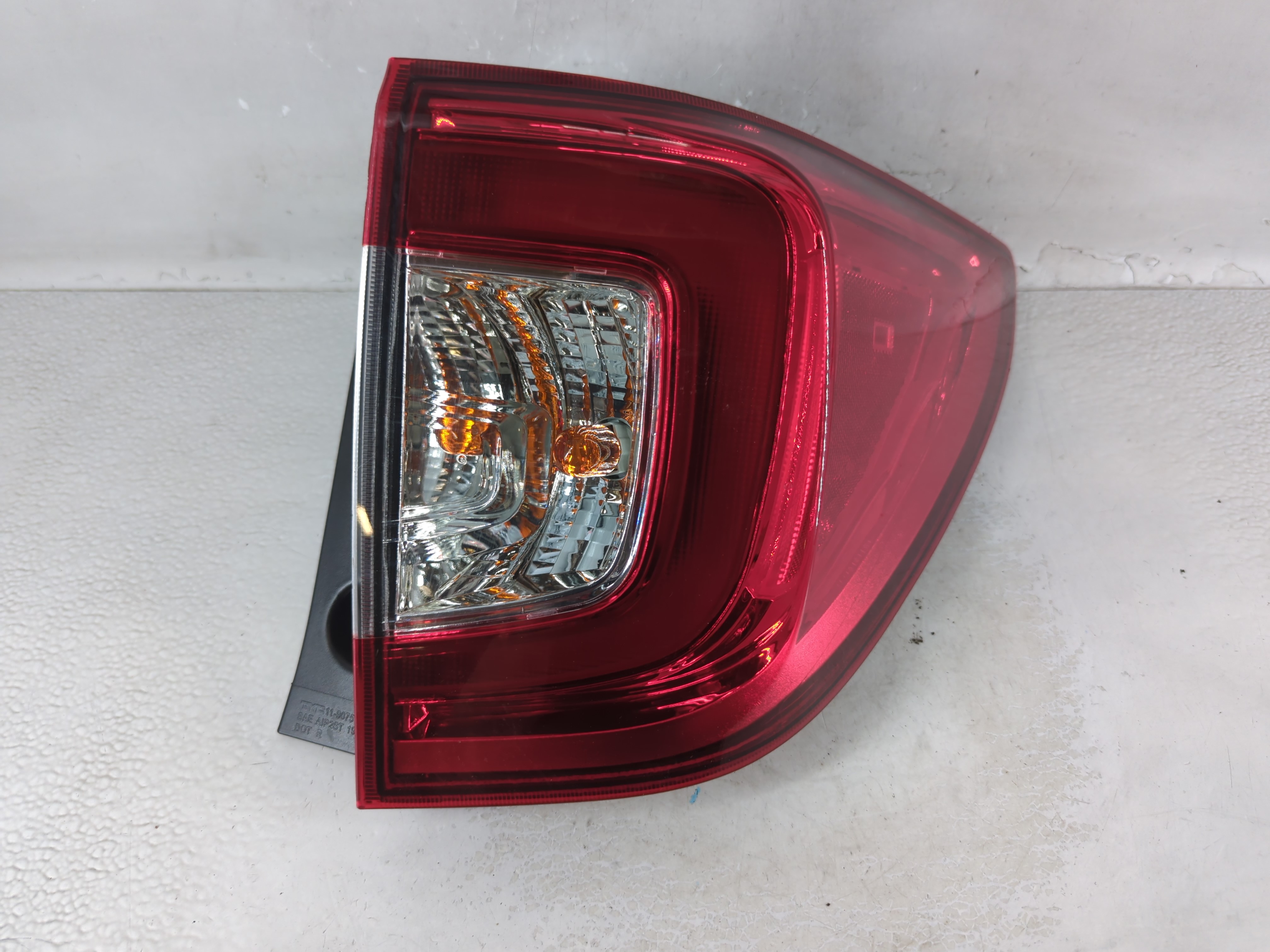 Picture of 2019-2022 Honda Pilot Passenger Right Side Tail Light Taillight Oem 1066764