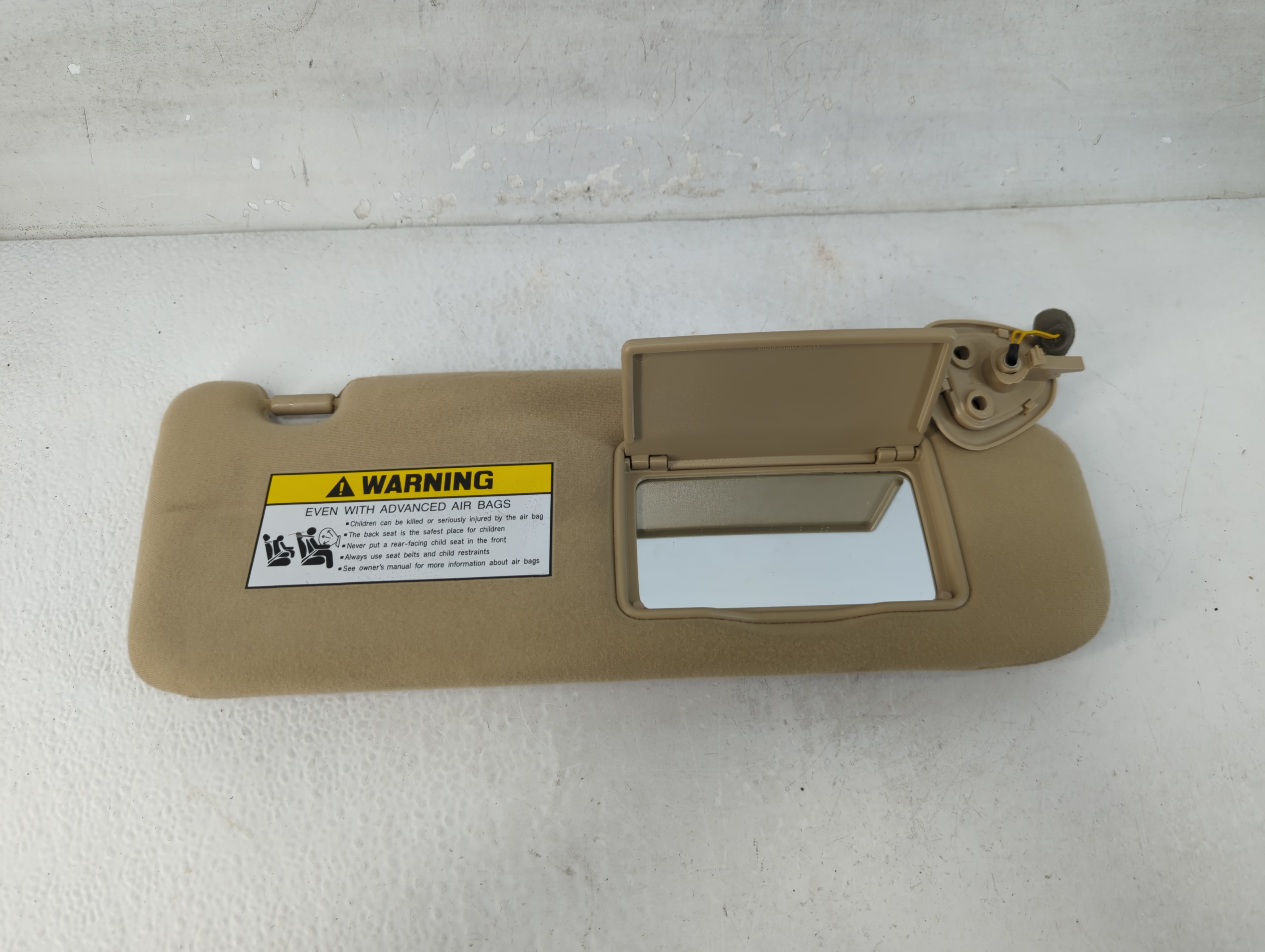 2008-2010 Hyundai Sonata Passenger Sun Visor Mirror Right Sunvisor 1066789 - Oemusedautoparts1.com