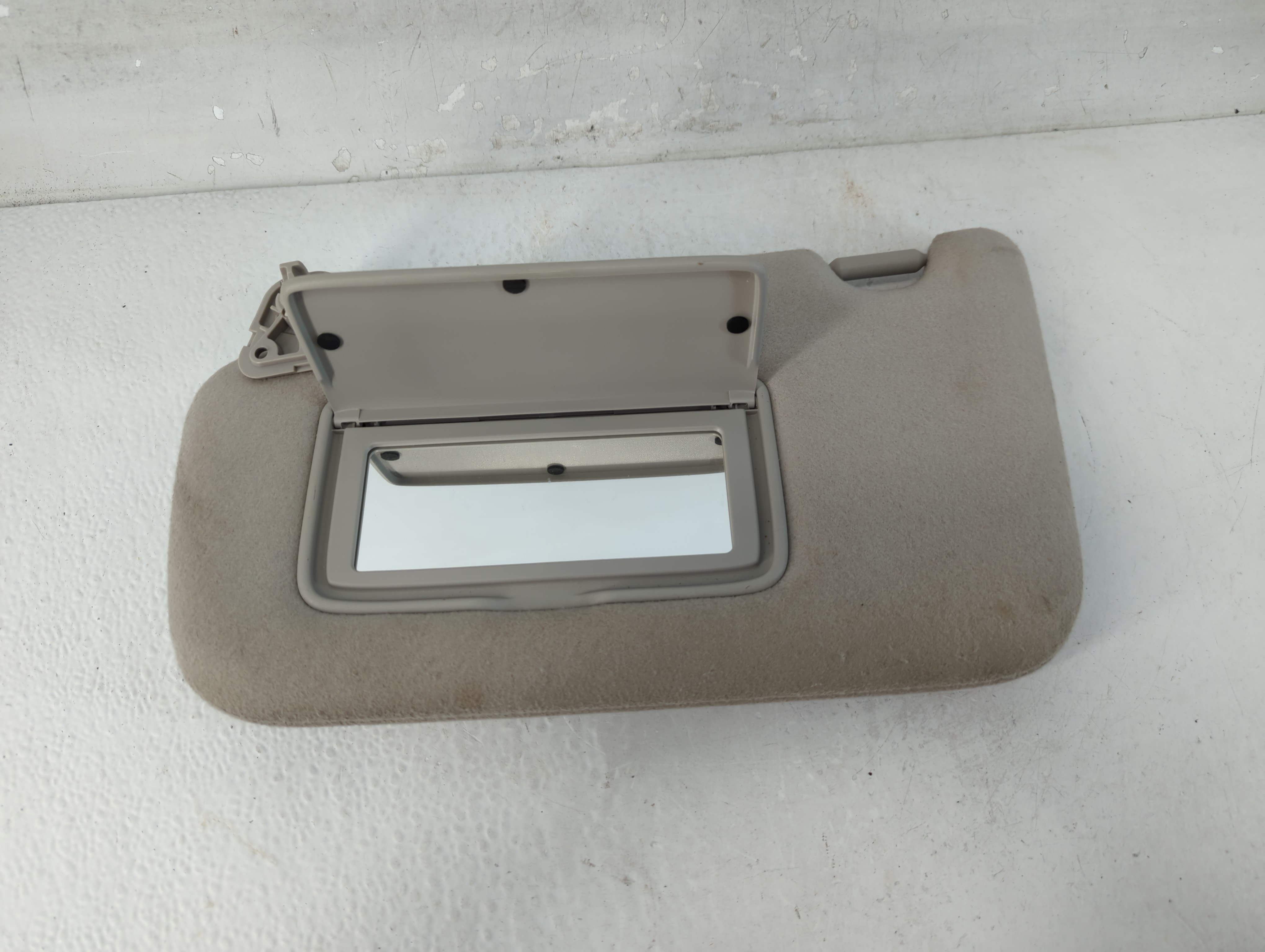 Picture of 2013-2019 Nissan Sentra Driver Sun Visor Mirror Left Sunvisor Gray 1066801