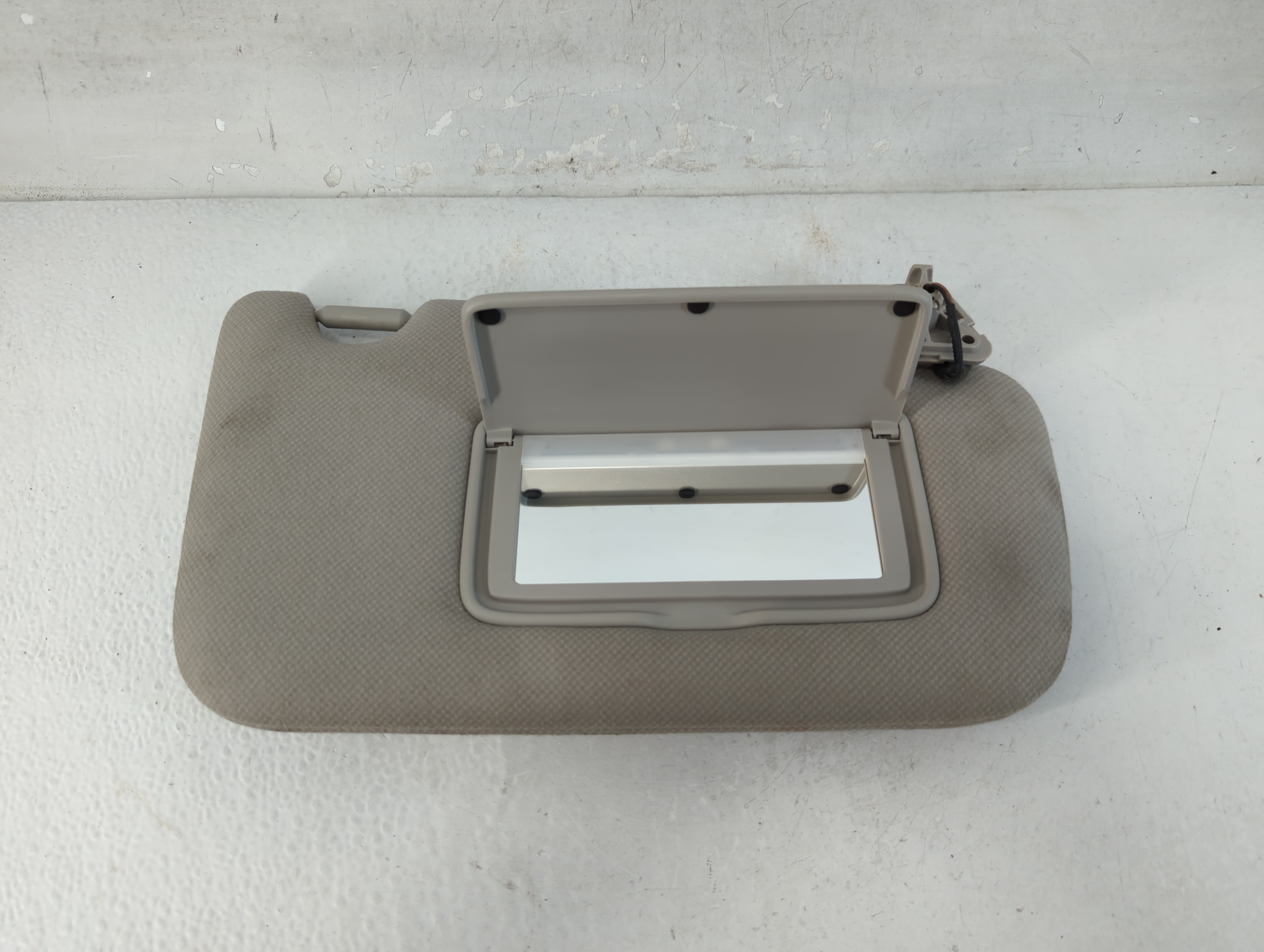 2013-2019 Nissan Sentra Passenger Sun Visor Mirror Right Sunvisor Gray 1066805 - Oemusedautoparts1.com