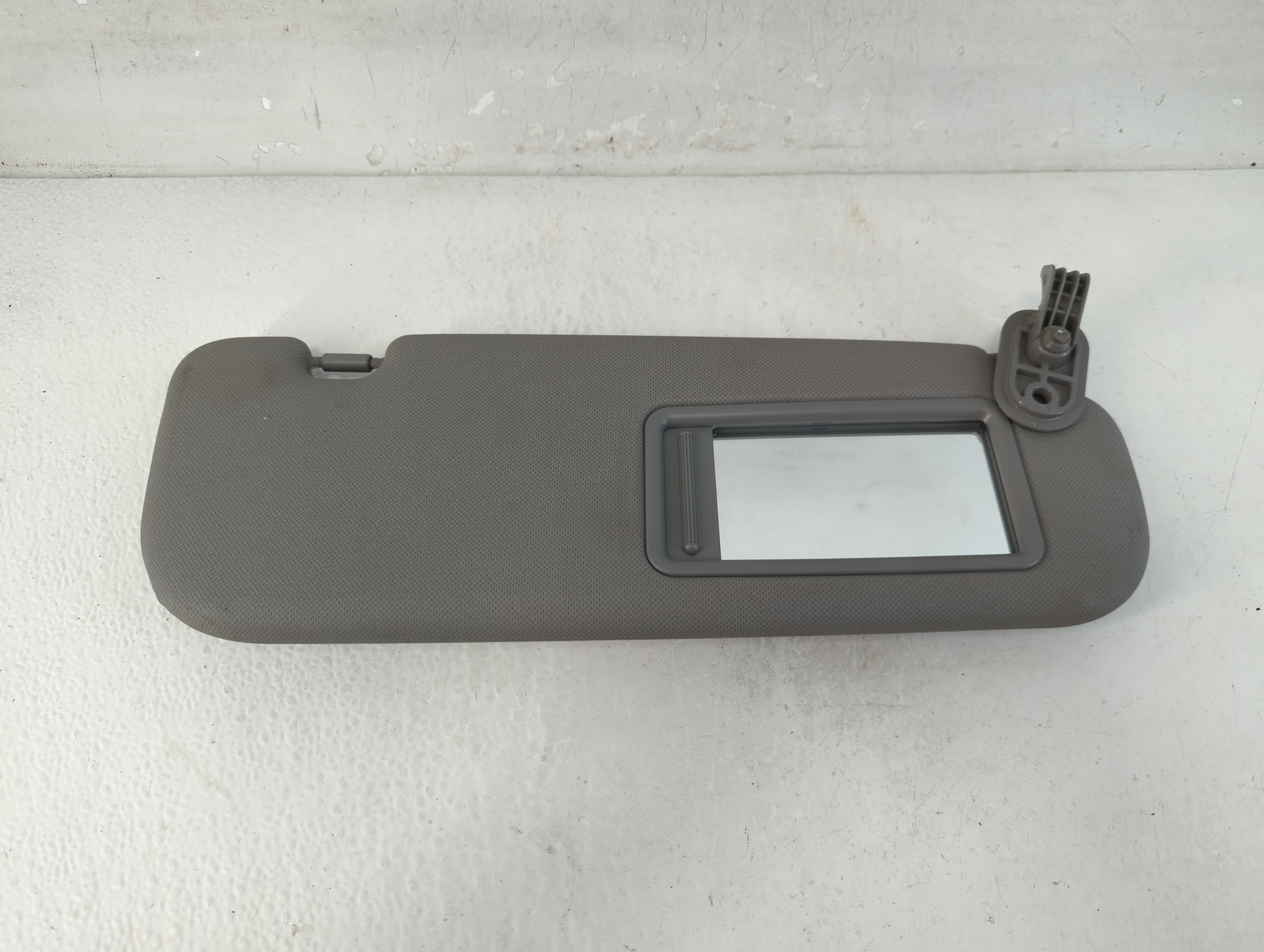 2012-2015 Hyundai Veloster Passenger Sun Visor Mirror Right Sunvisor 1066853 - Oemusedautoparts1.com