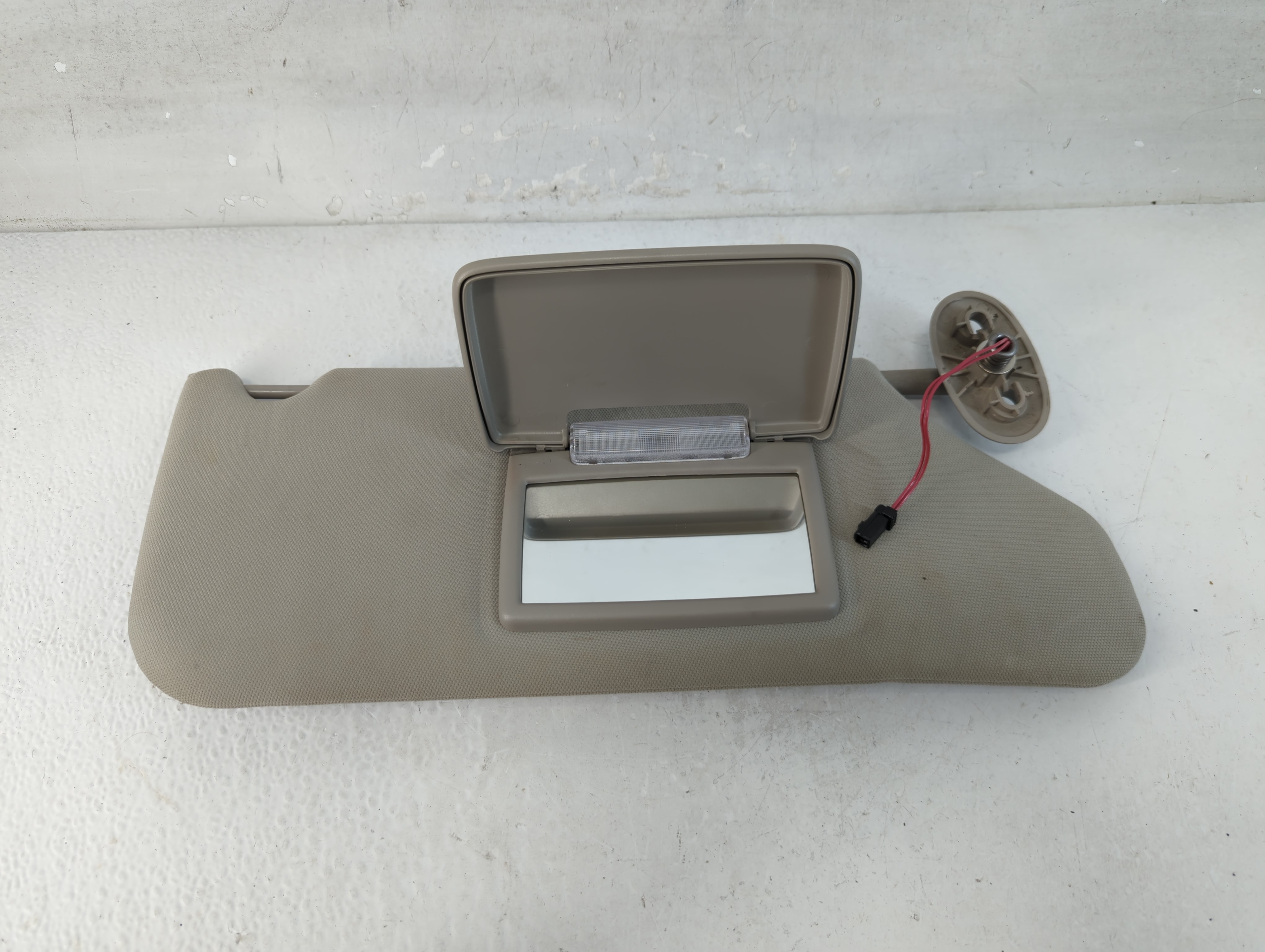 2005-2010 Jeep Grand Cherokee Passenger Sun Visor Mirror Right Sunvisor 1066856 - Oemusedautoparts1.com