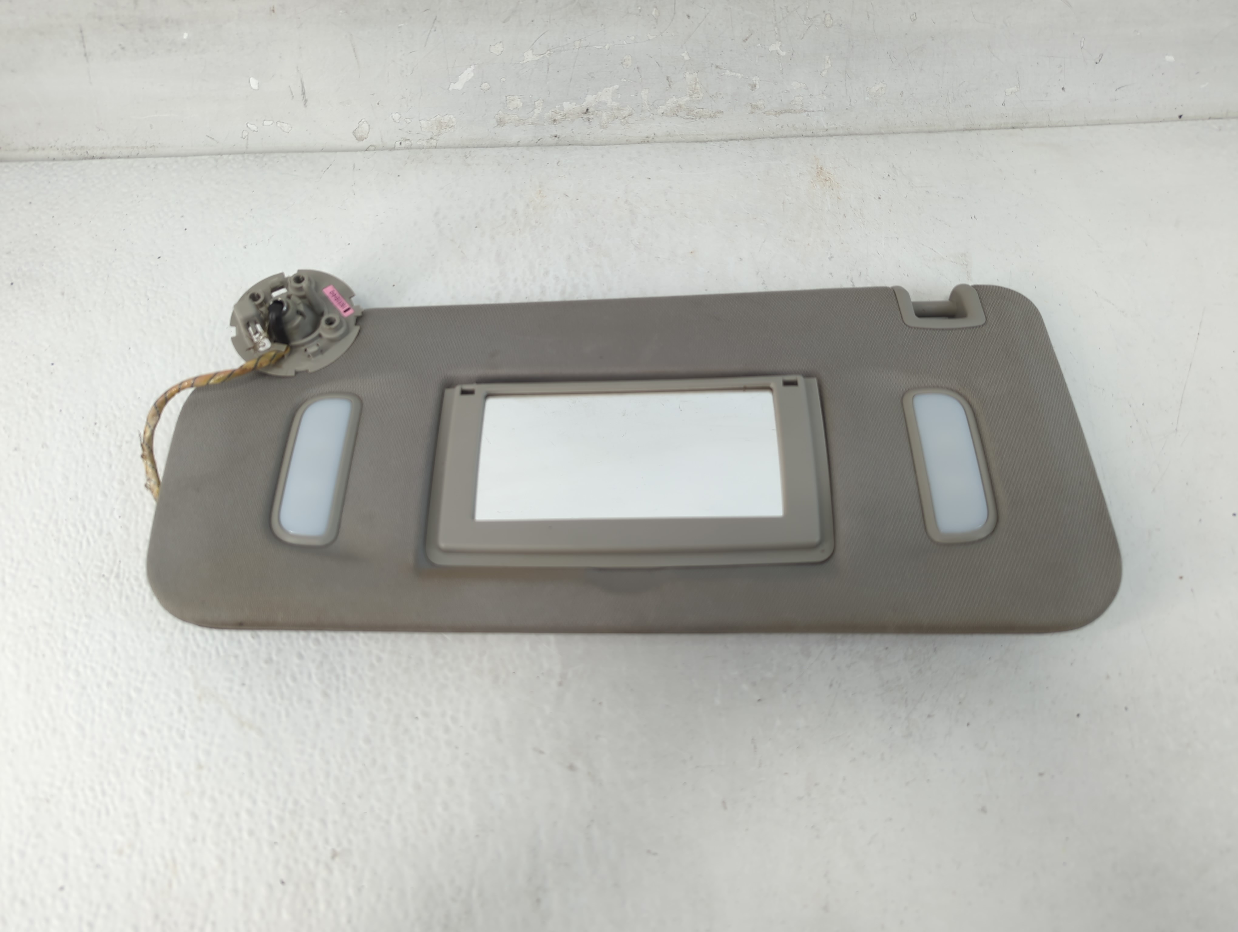 2010-2017 Chevrolet Equinox Driver Sun Visor Mirror Left Sunvisor 1066858 - Oemusedautoparts1.com