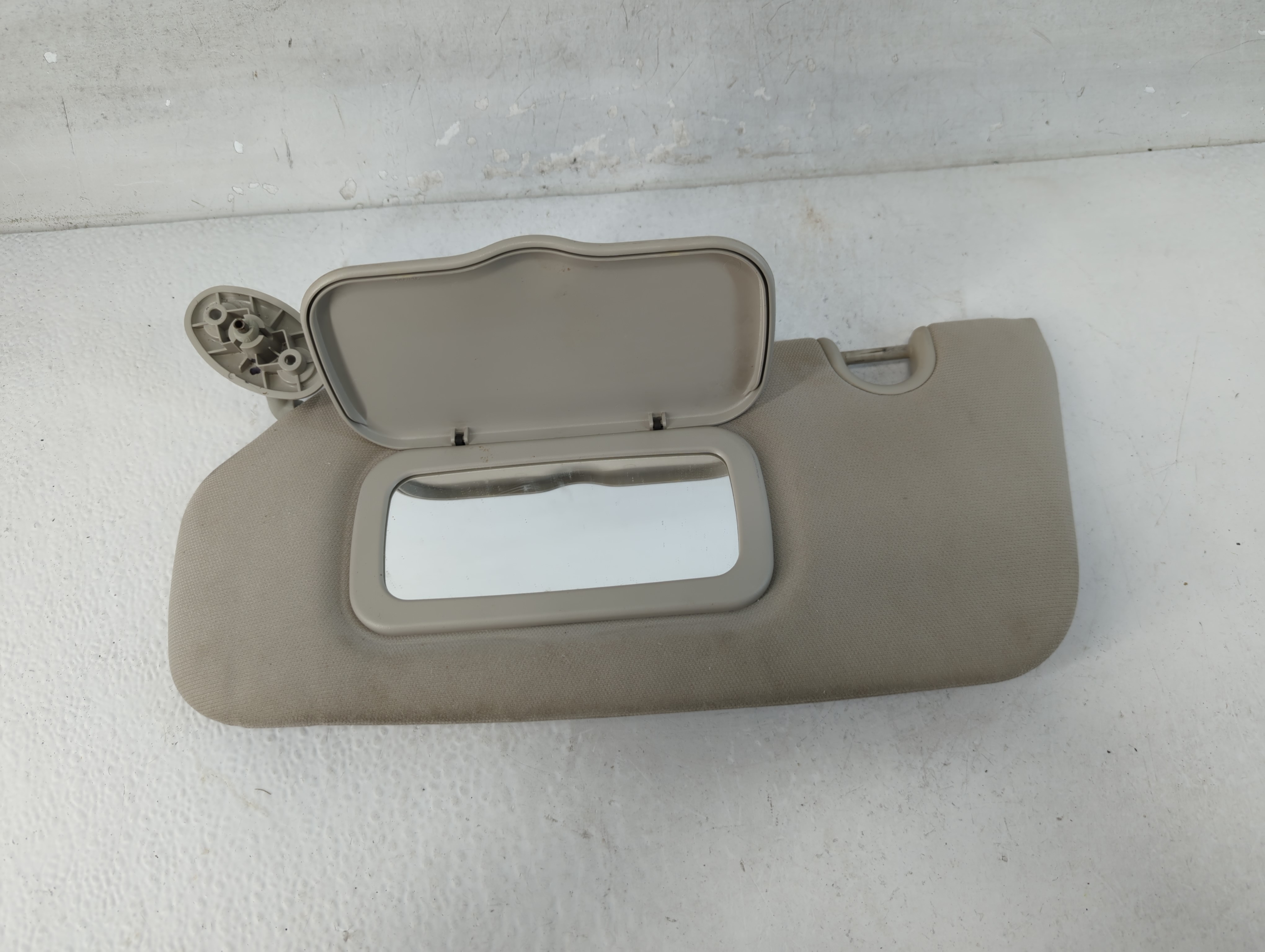 2010-2017 Jeep Compass Driver Sun Visor Mirror Left Sunvisor Gray 1066862 - Oemusedautoparts1.com