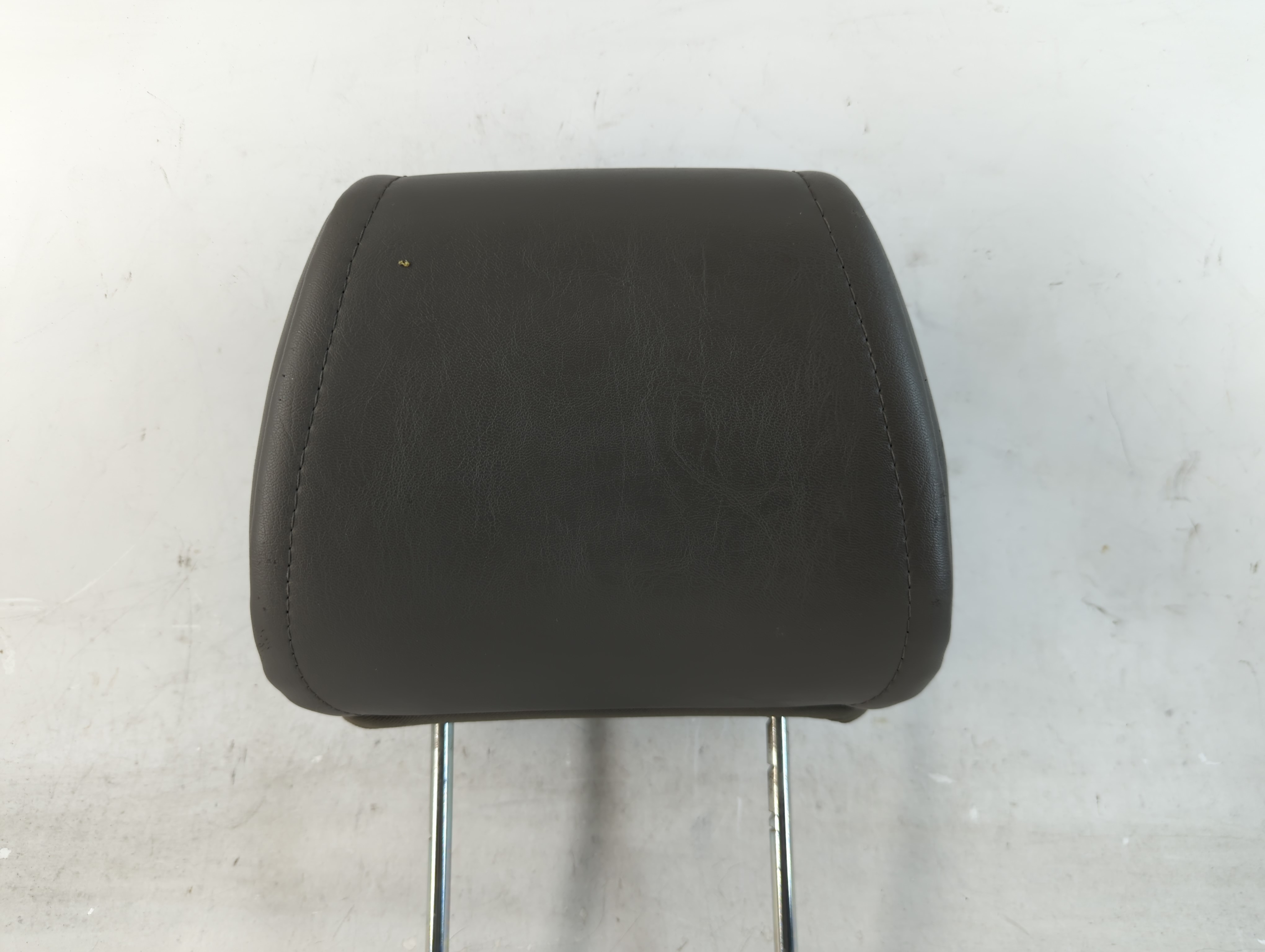 Jeep Grand Cherokee Headrest Head Rest Front Driver Passenger Seat Black 1066945 - Oemusedautoparts1.com