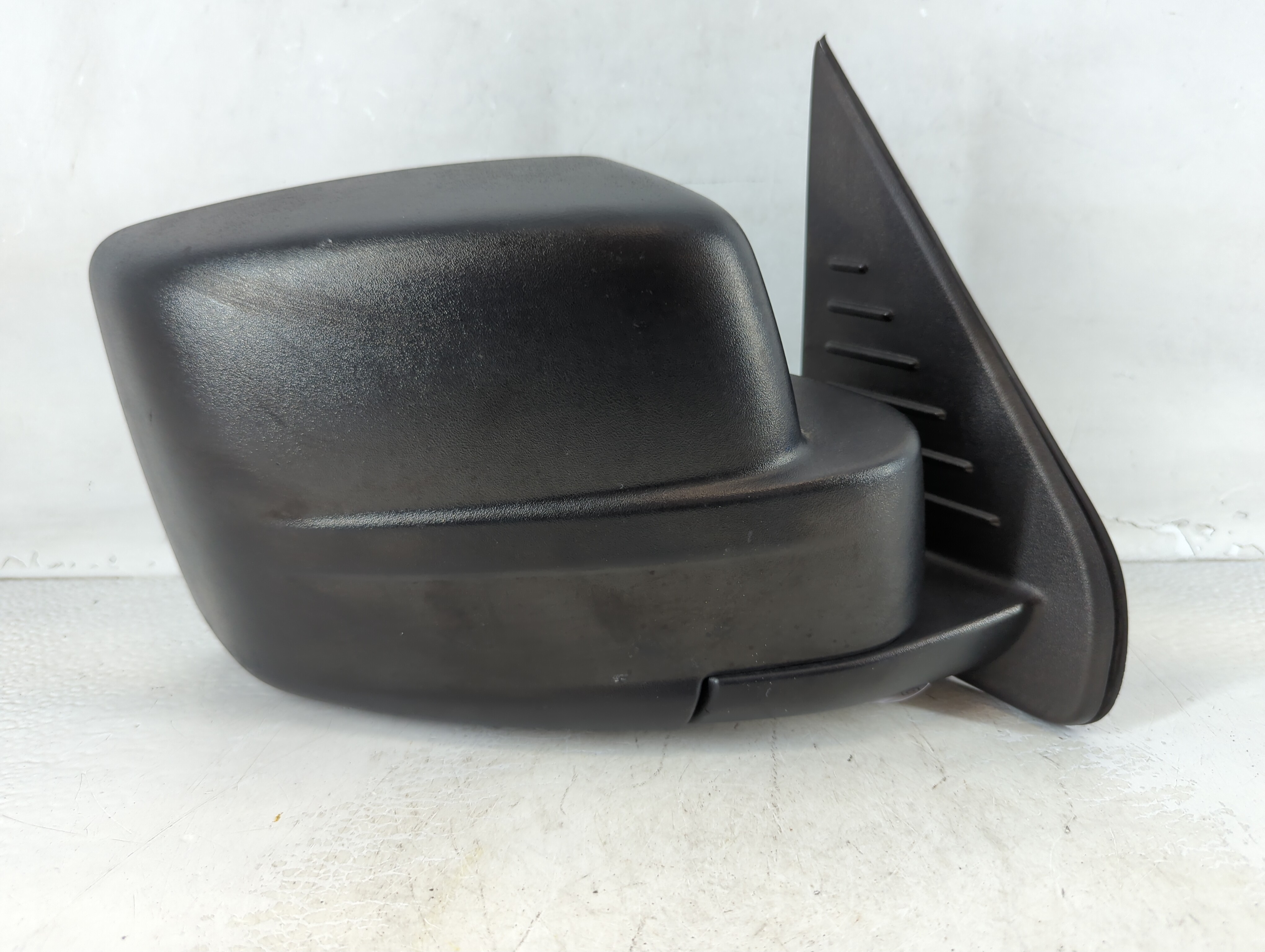2008-2012 Jeep Liberty Passenger Right Side View Power Door Mirror Black 1067049 - Oemusedautoparts1.com