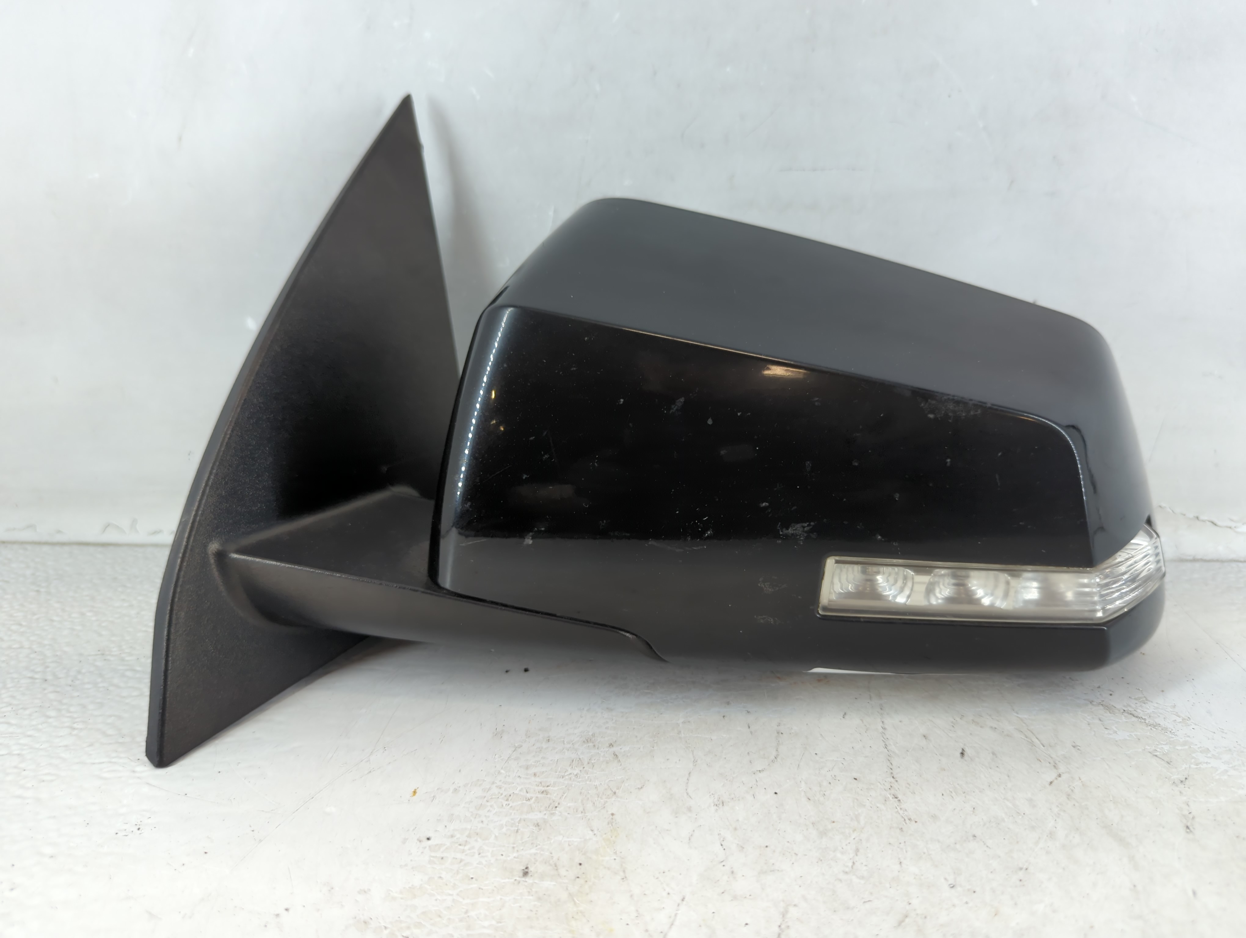 2015-2017 Chevrolet Traverse Driver Left Side View Power Door Mirror 1067109 - Oemusedautoparts1.com