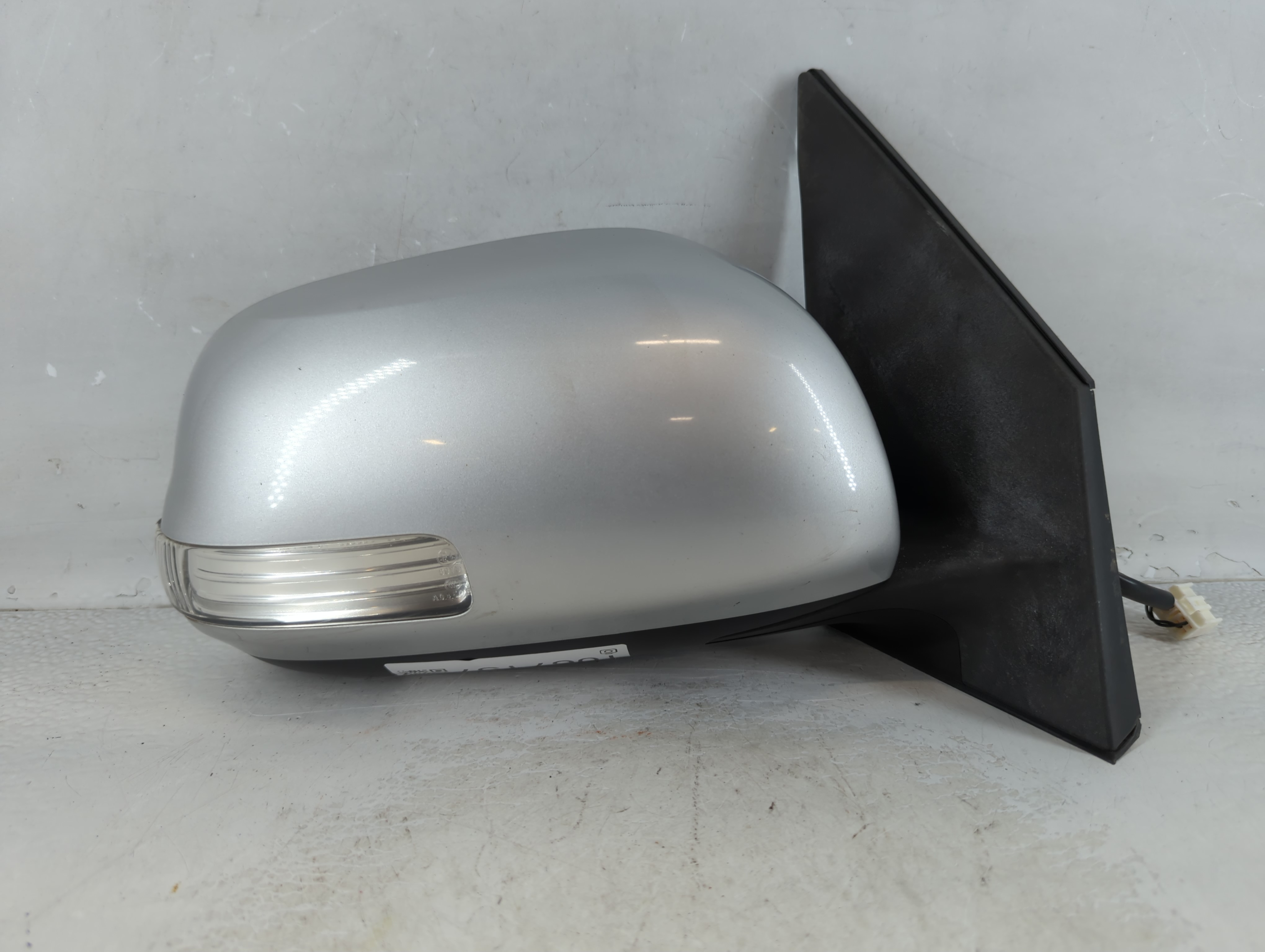 2009-2012 Toyota Rav4 Passenger Right Side View Power Door Mirror Silver 1067157 - Oemusedautoparts1.com