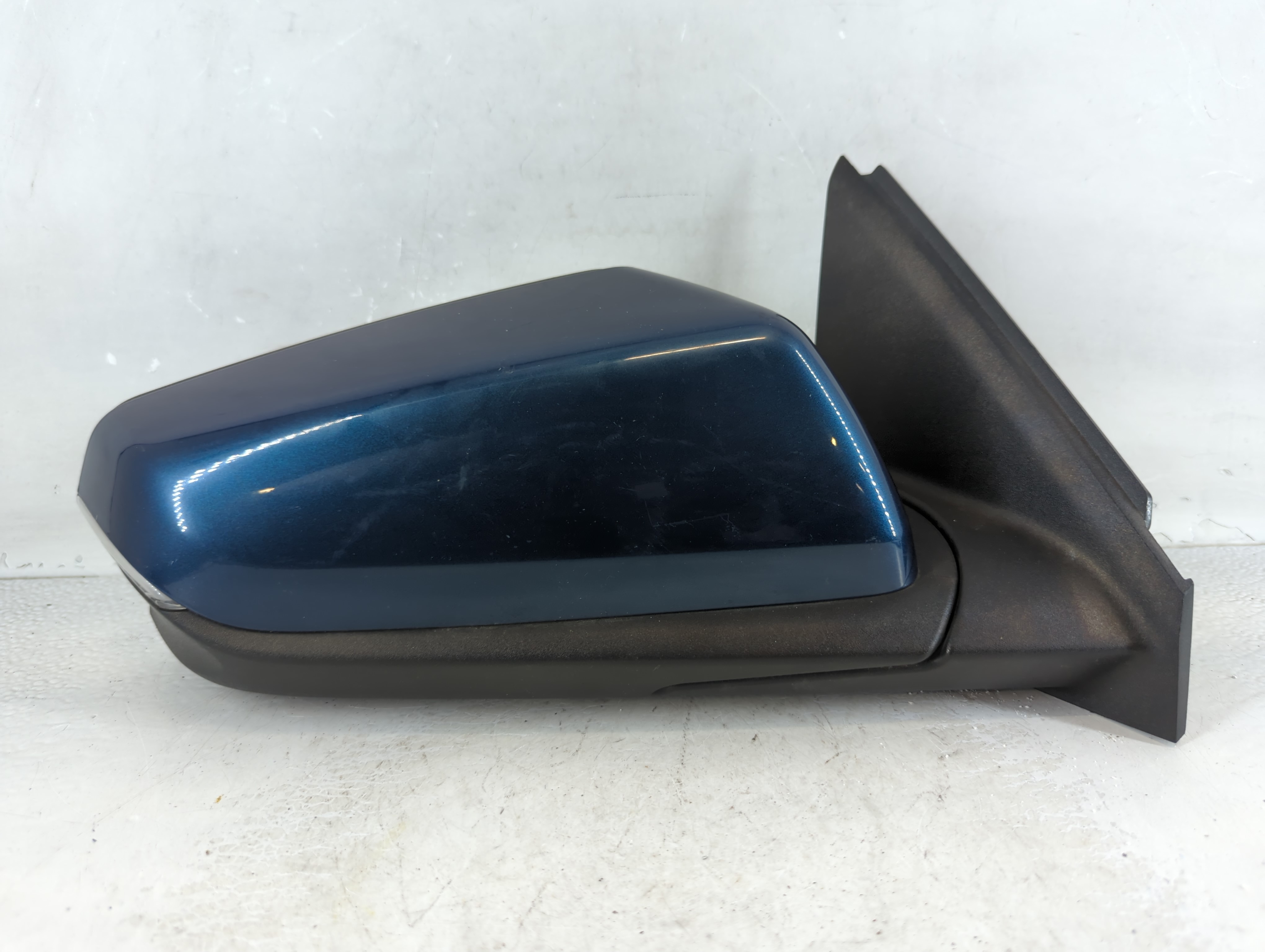 2018-2020 Chevrolet Equinox Passenger Right Side View Power Door Mirror 1067219 - Oemusedautoparts1.com