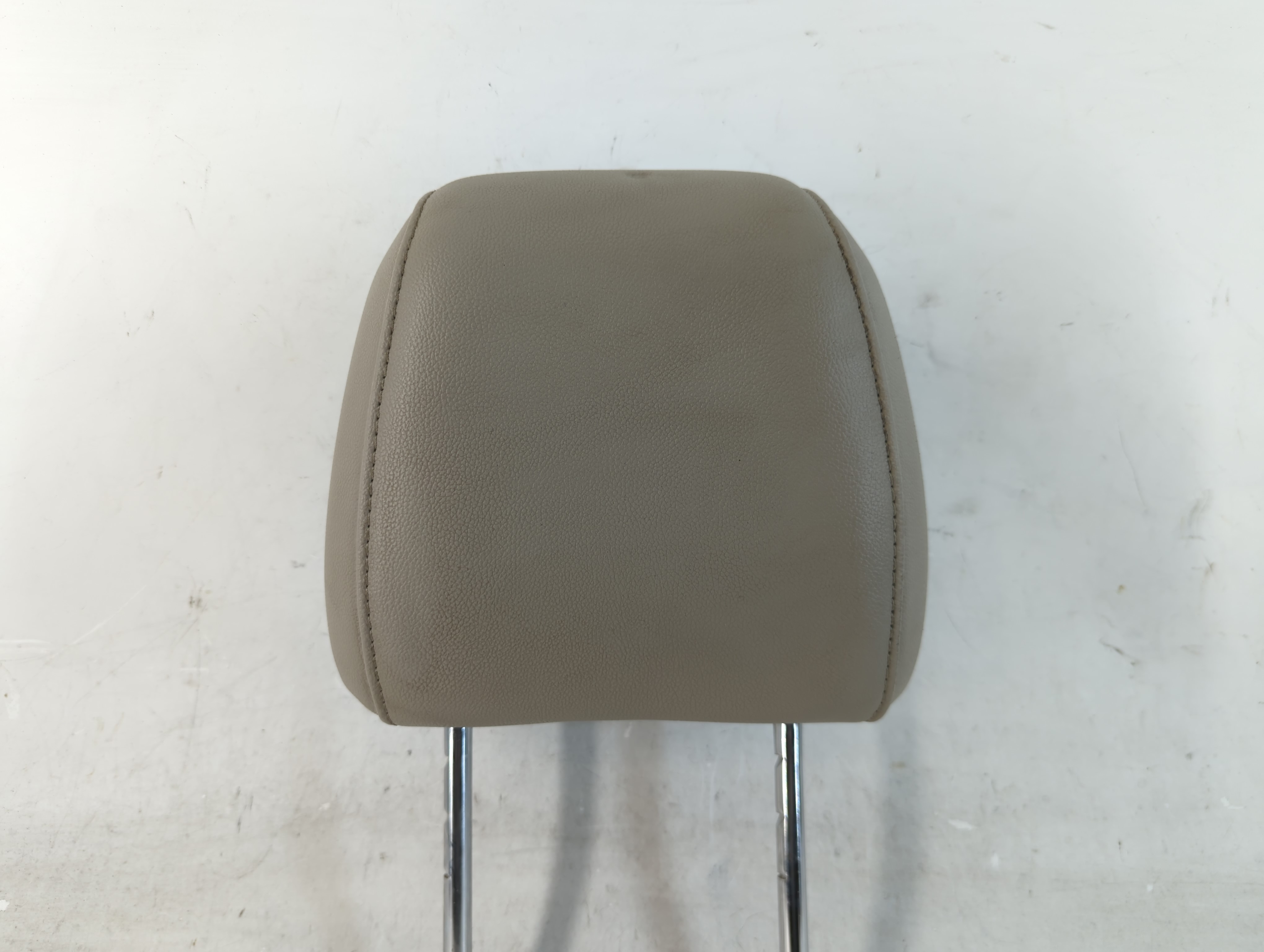 2015 Ford Escape Headrest Head Rest Front Driver Passenger Seat Beige 1067269 - Oemusedautoparts1.com
