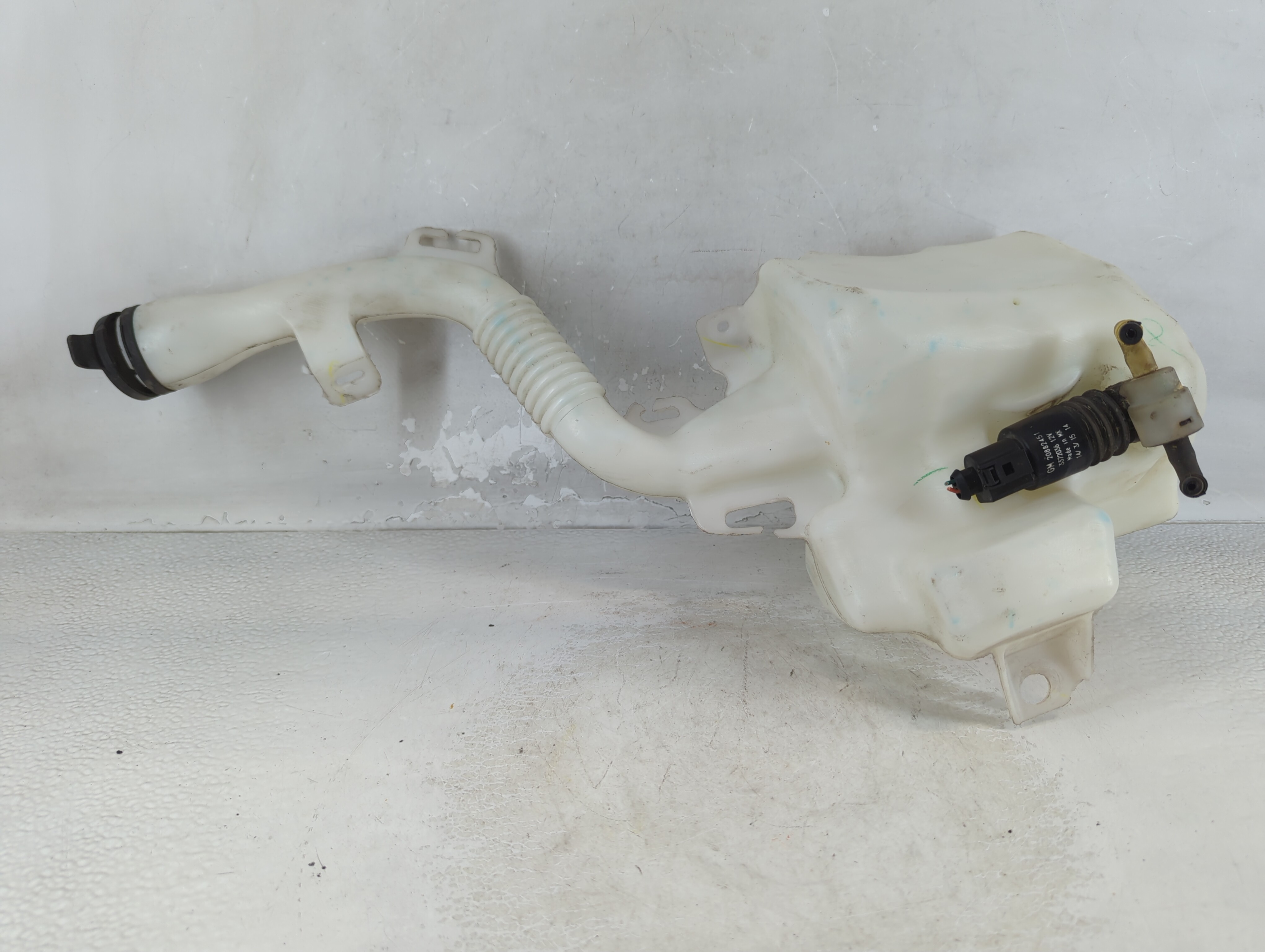 Picture of 2010-2017 Gmc Terrain Windshield Washer Fluid Reservoir Bottle Oem 1067297