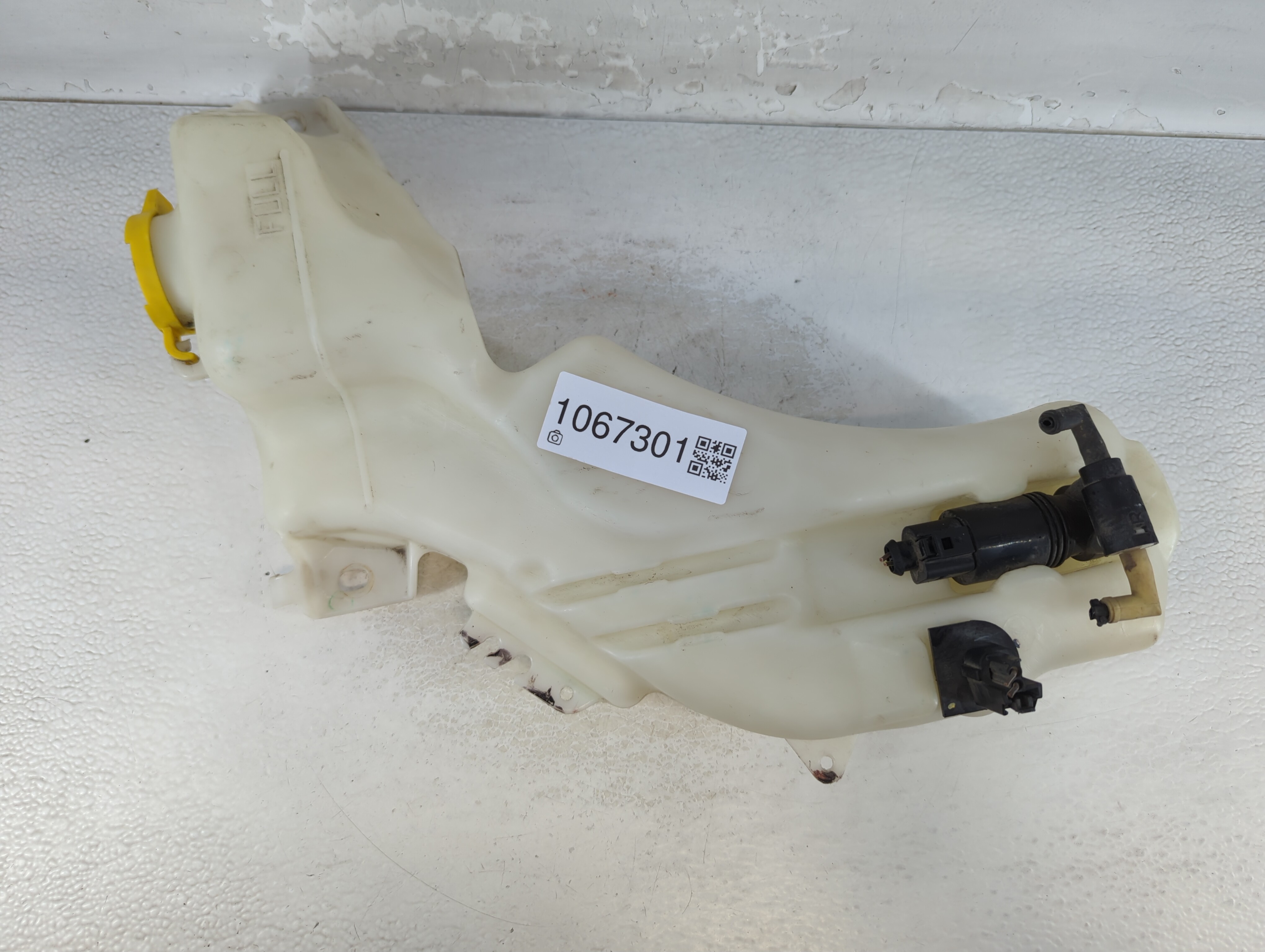 2017 Dodge Journey Windshield Washer Fluid Reservoir Bottle Oem 1067301 - Oemusedautoparts1.com