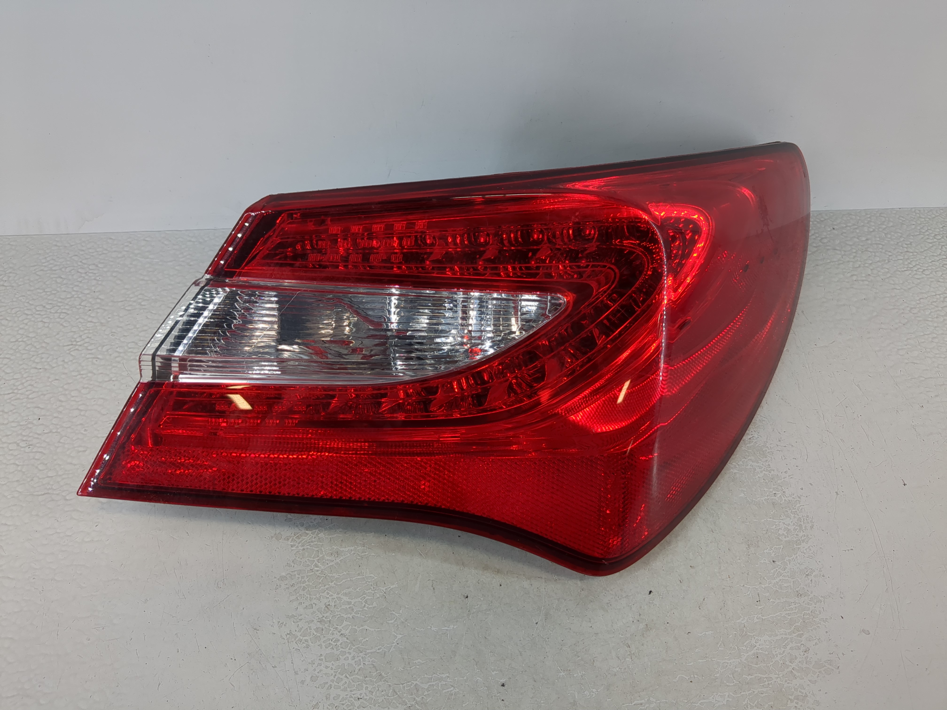 Picture of 2011-2014 Chrysler 200 Passenger Right Side Tail Light Taillight Oem 1067337