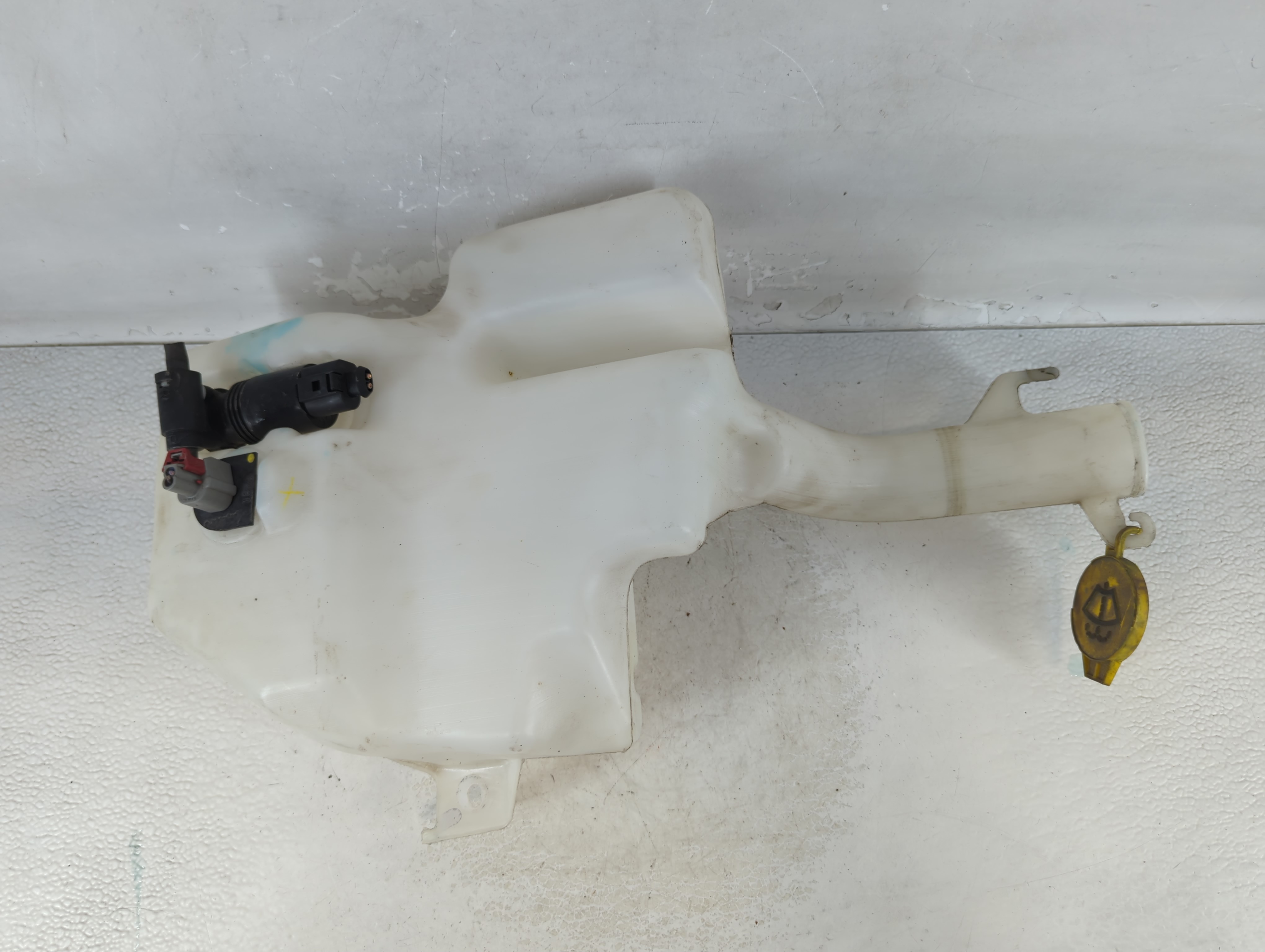 Picture of Dodge Caravan Windshield Washer Fluid Reservoir Bottle Oem 1067561