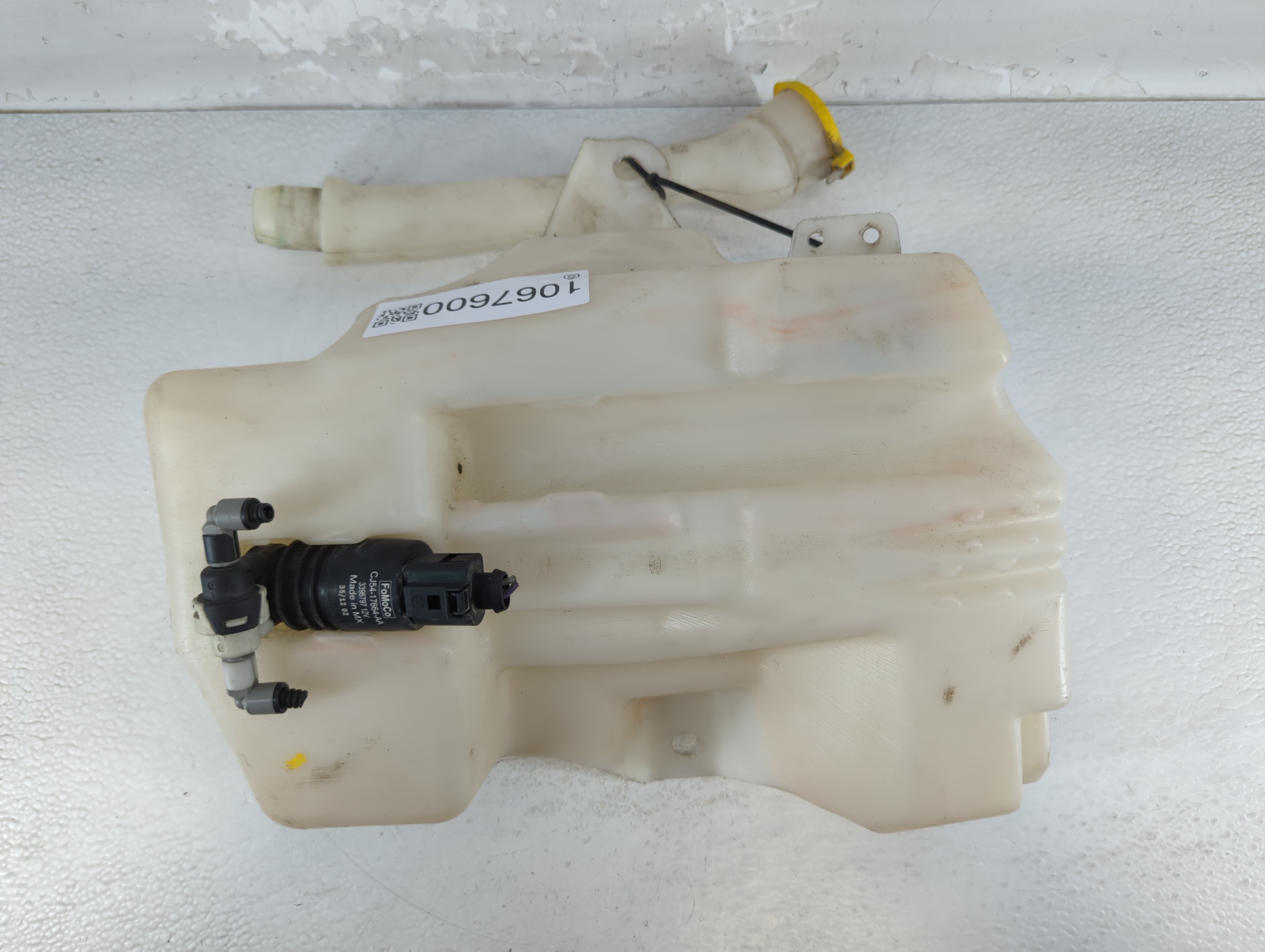 Picture of 2013-2014 Ford Escape Windshield Washer Fluid Reservoir Bottle Oem 1067600