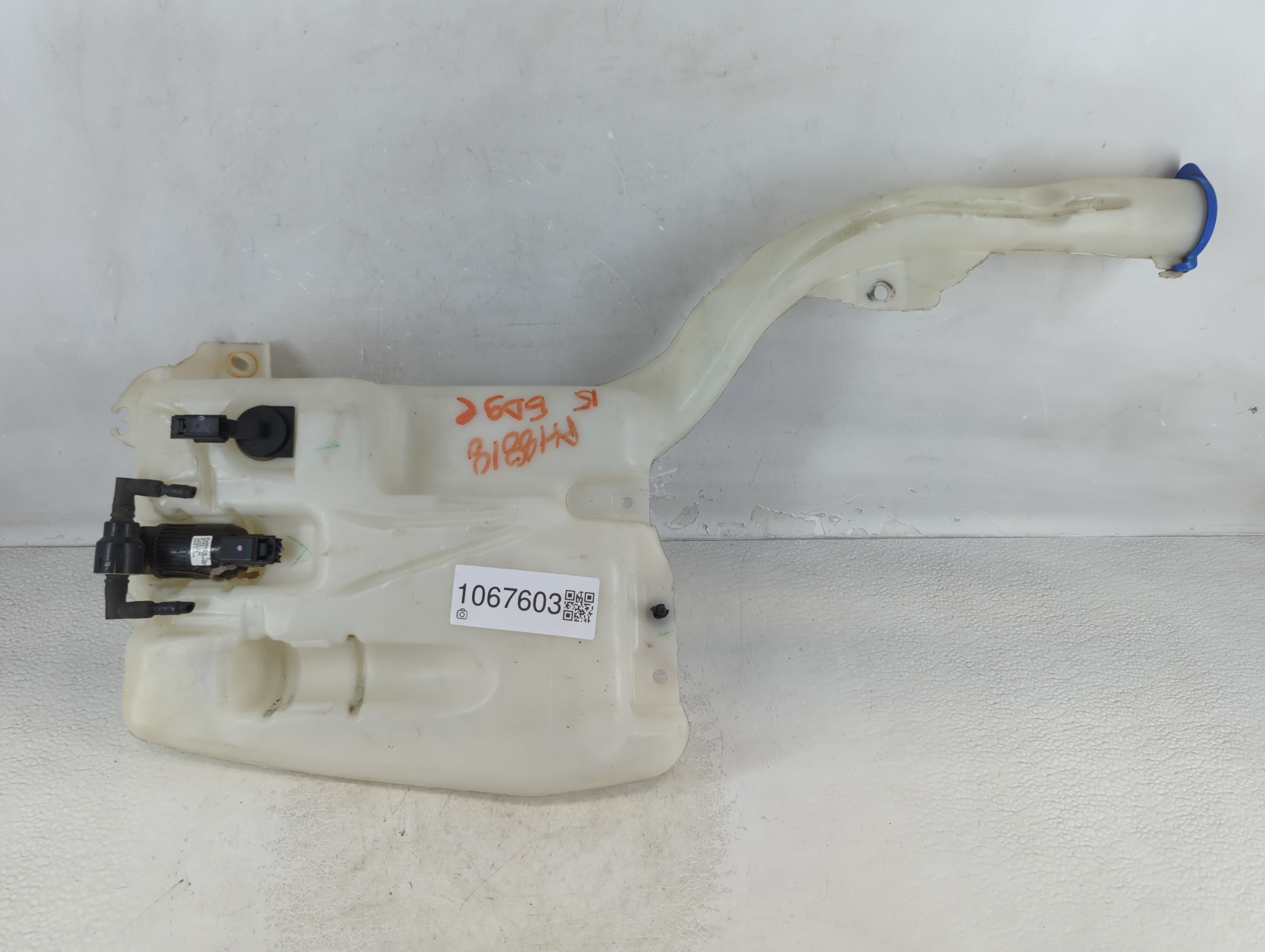 2015-2015 Ford Edge Windshield Washer Fluid Reservoir Bottle Oem 1067603 - Oemusedautoparts1.com