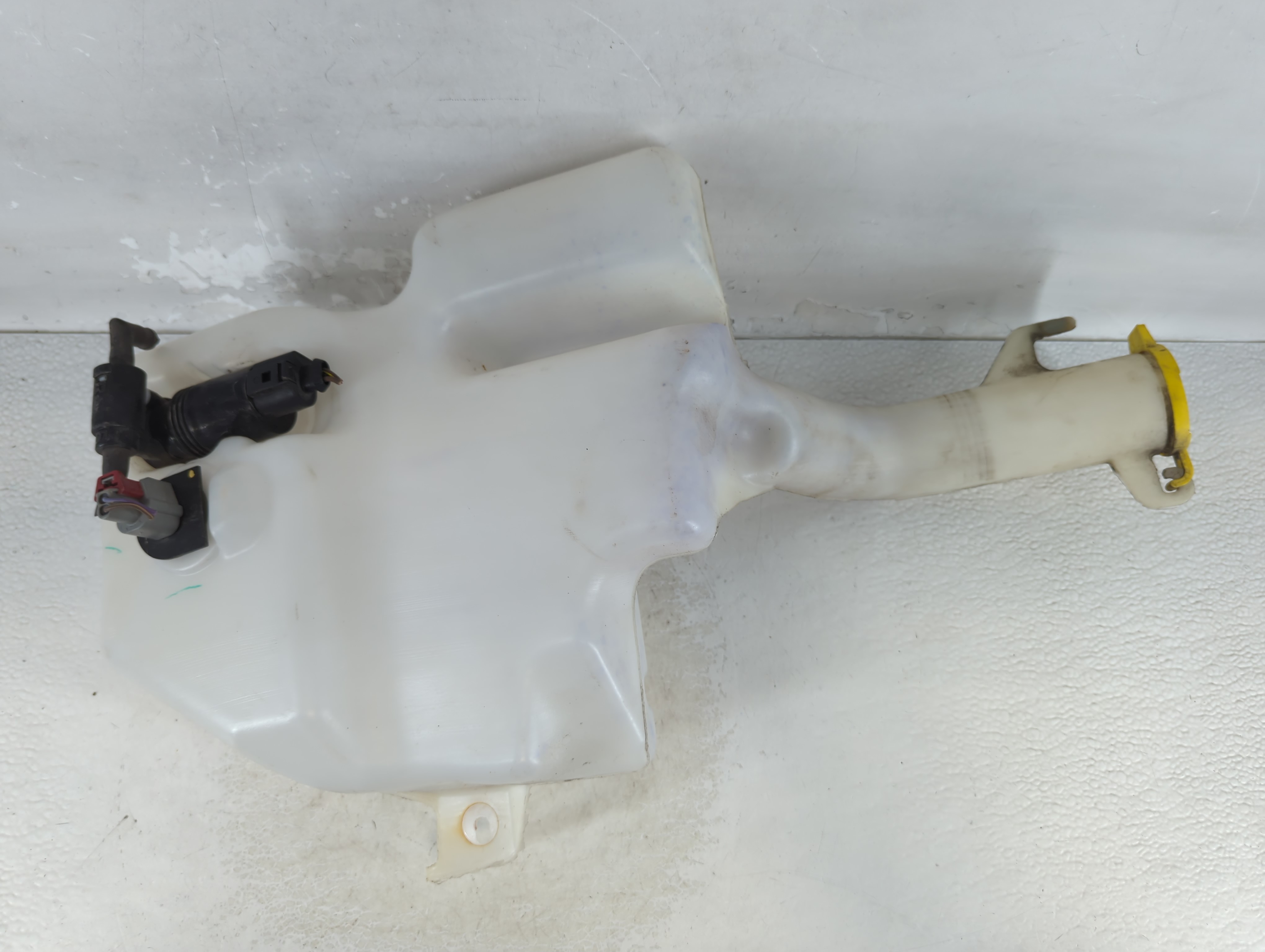 Picture of Dodge Caravan Windshield Washer Fluid Reservoir Bottle Oem 1067651