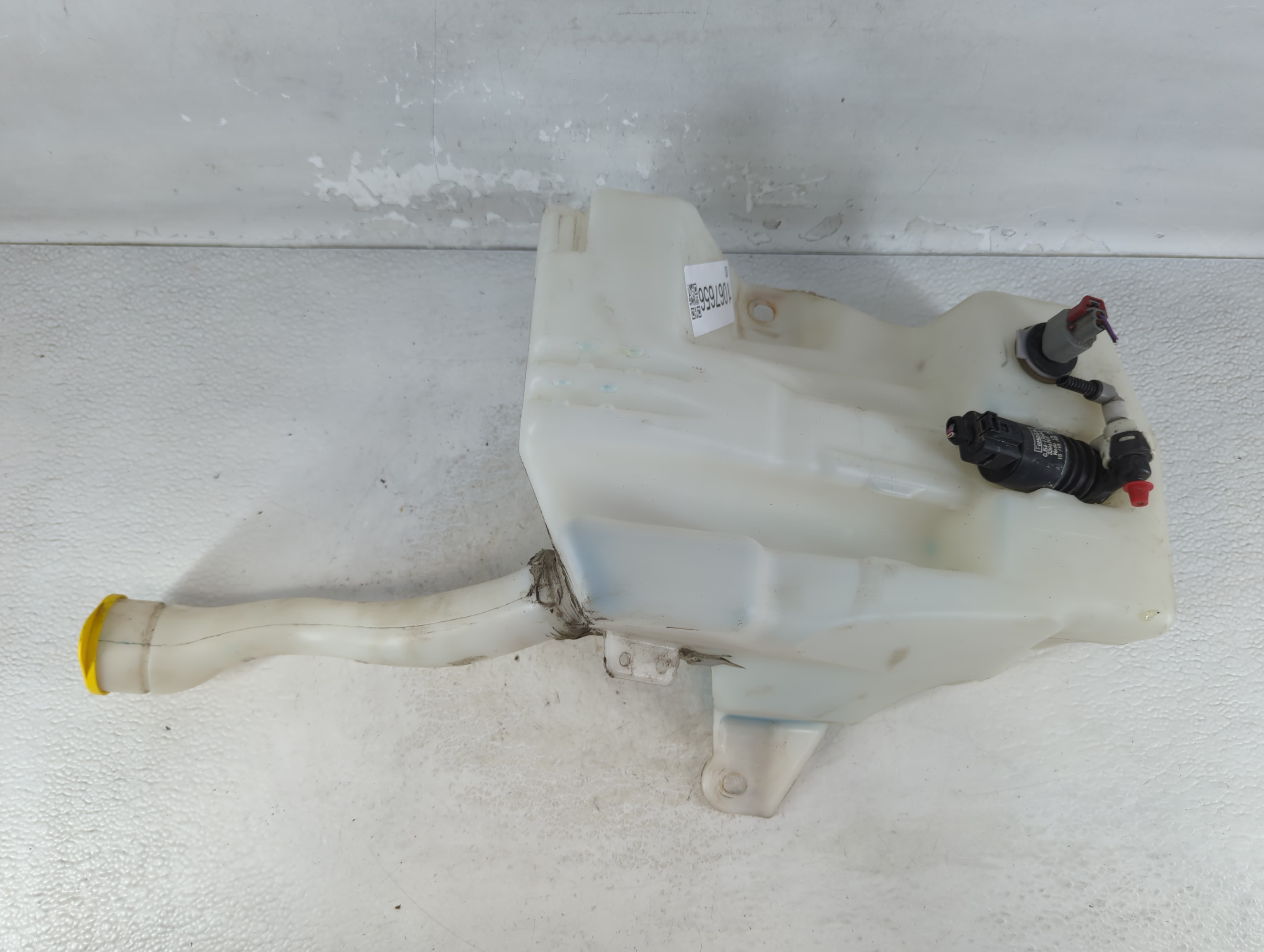 2015-2019 Ford Escape Windshield Washer Fluid Reservoir Bottle Oem 1067656 - Oemusedautoparts1.com