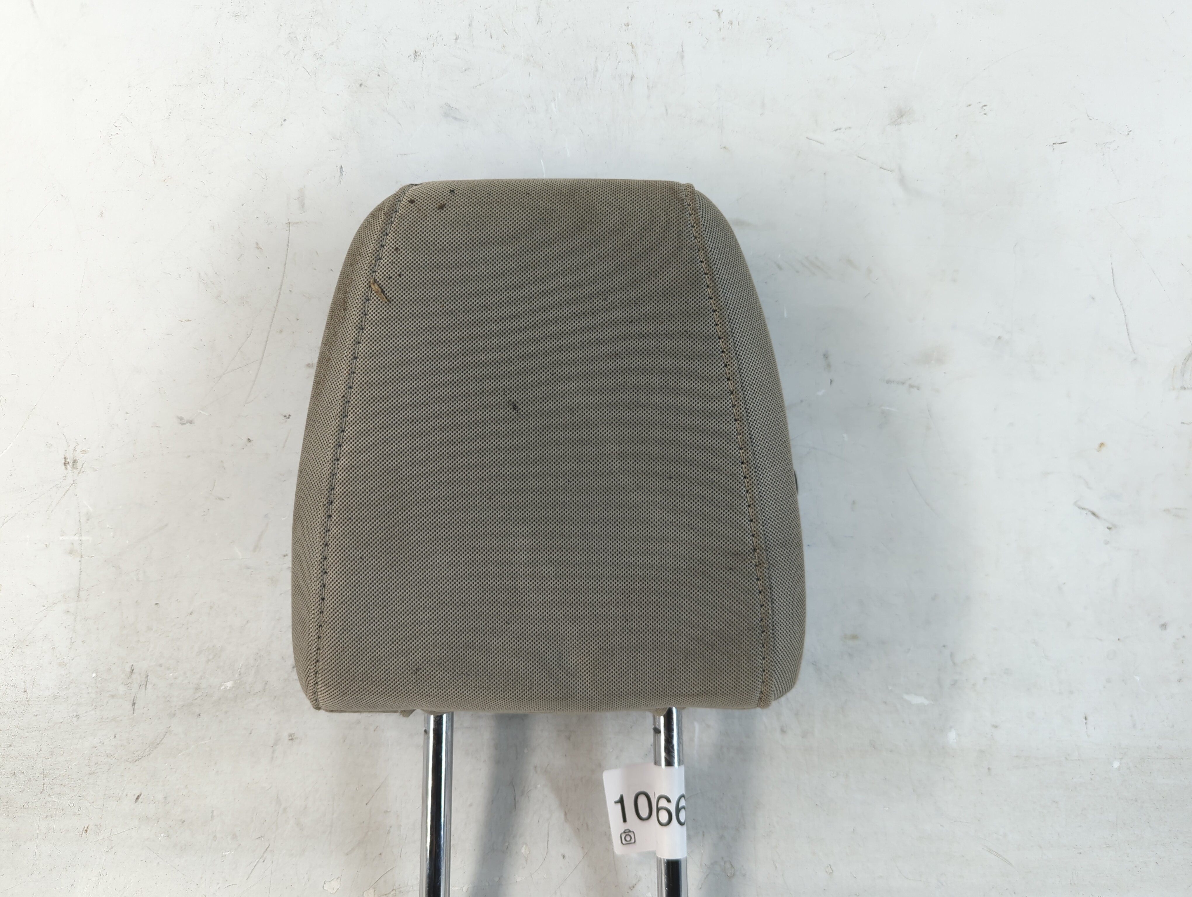2016-2019 Ford Escape Headrest Head Rest Rear Seat Grey 1067667 - Oemusedautoparts1.com