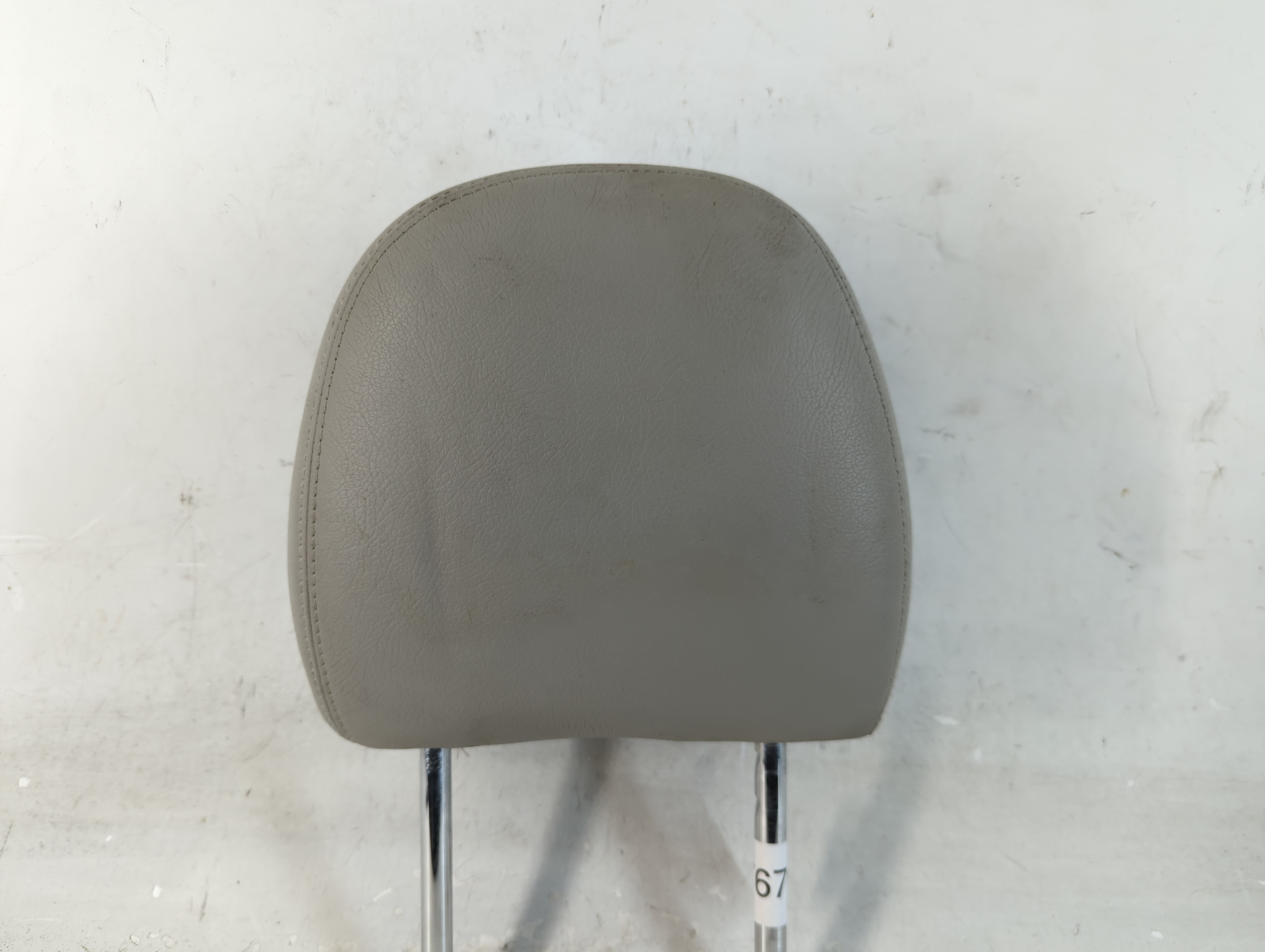 2011-2011 Toyota Sienna Headrest Head Rest Front Driver Passenger Seat 1067673 - Oemusedautoparts1.com