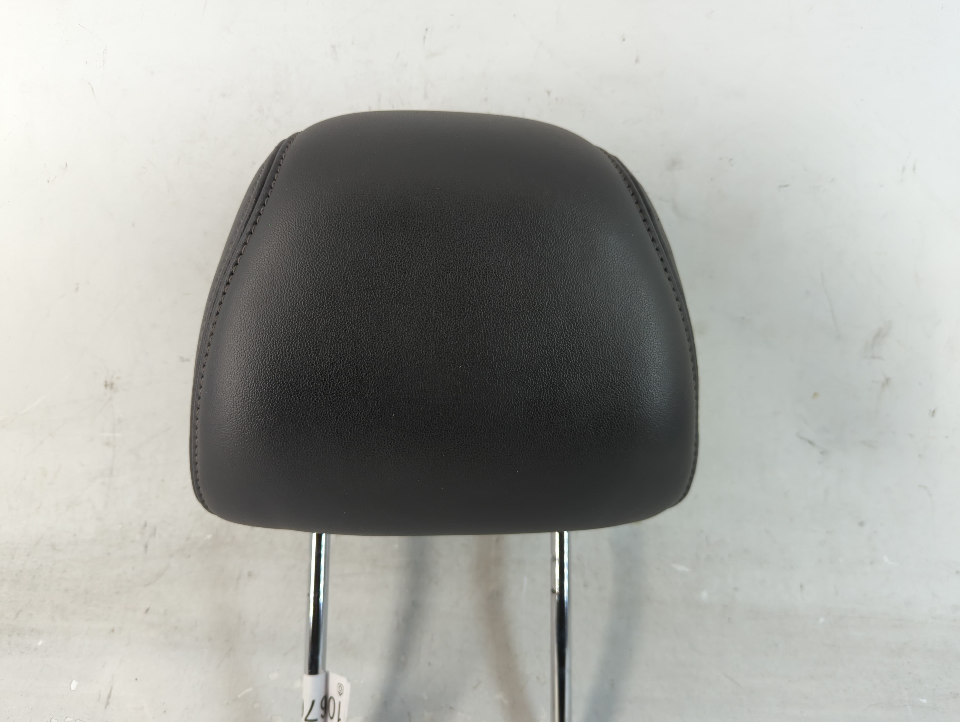 2013-2019 Ford Taurus Headrest Head Rest Front Driver Passenger Seat 1067681 - Oemusedautoparts1.com