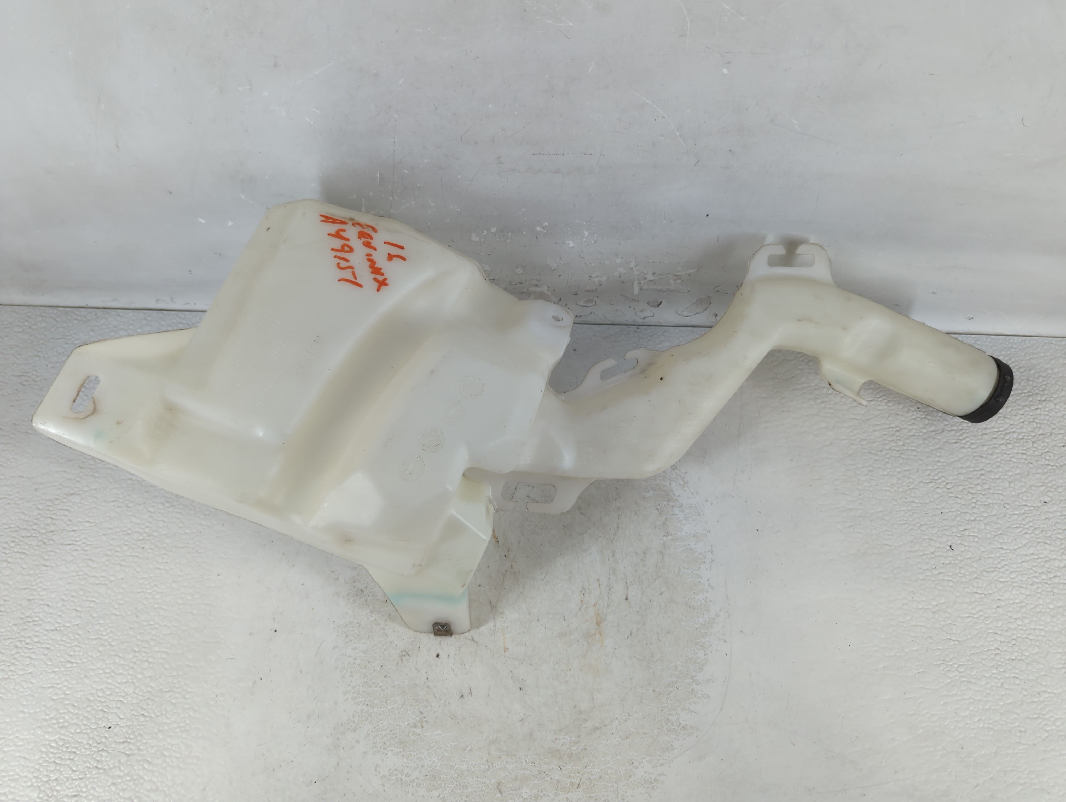 2010-2017 Chevrolet Equinox Windshield Washer Fluid Reservoir Bottle Oem 1067694 - Oemusedautoparts1.com