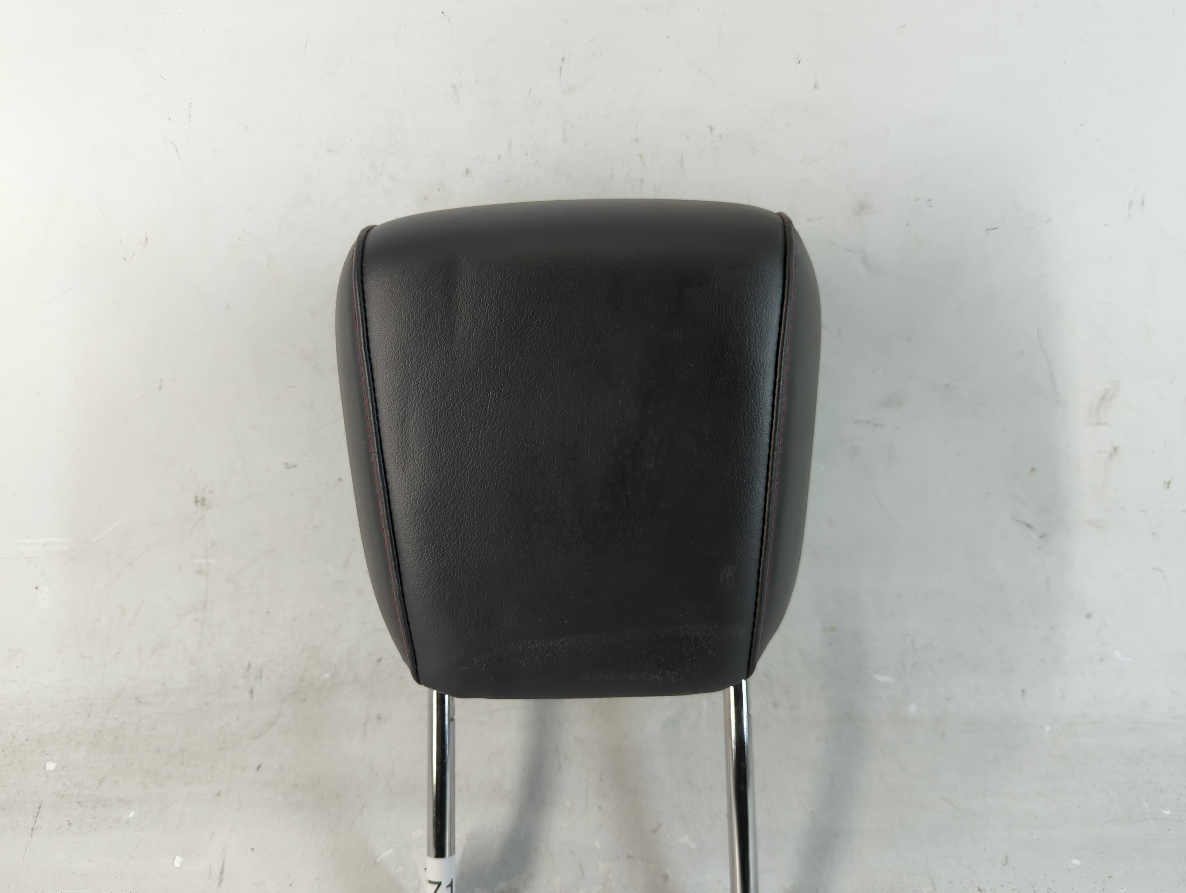 2010-2011 Chevrolet Equinox Headrest Head Rest Rear Seat Black 1067718 - Oemusedautoparts1.com