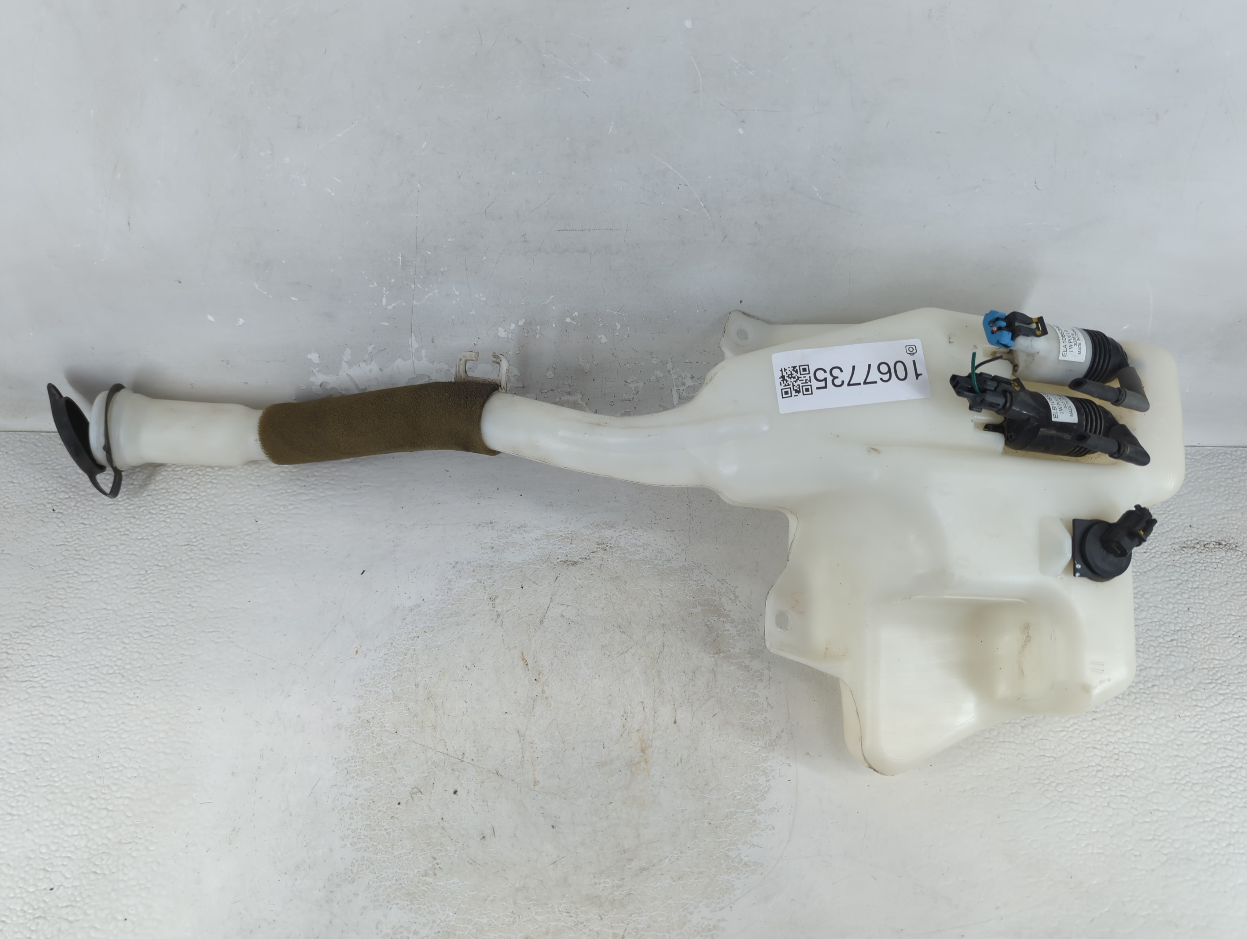 Picture of 2010-2017 Gmc Acadia Windshield Washer Fluid Reservoir Bottle Oem 1067735