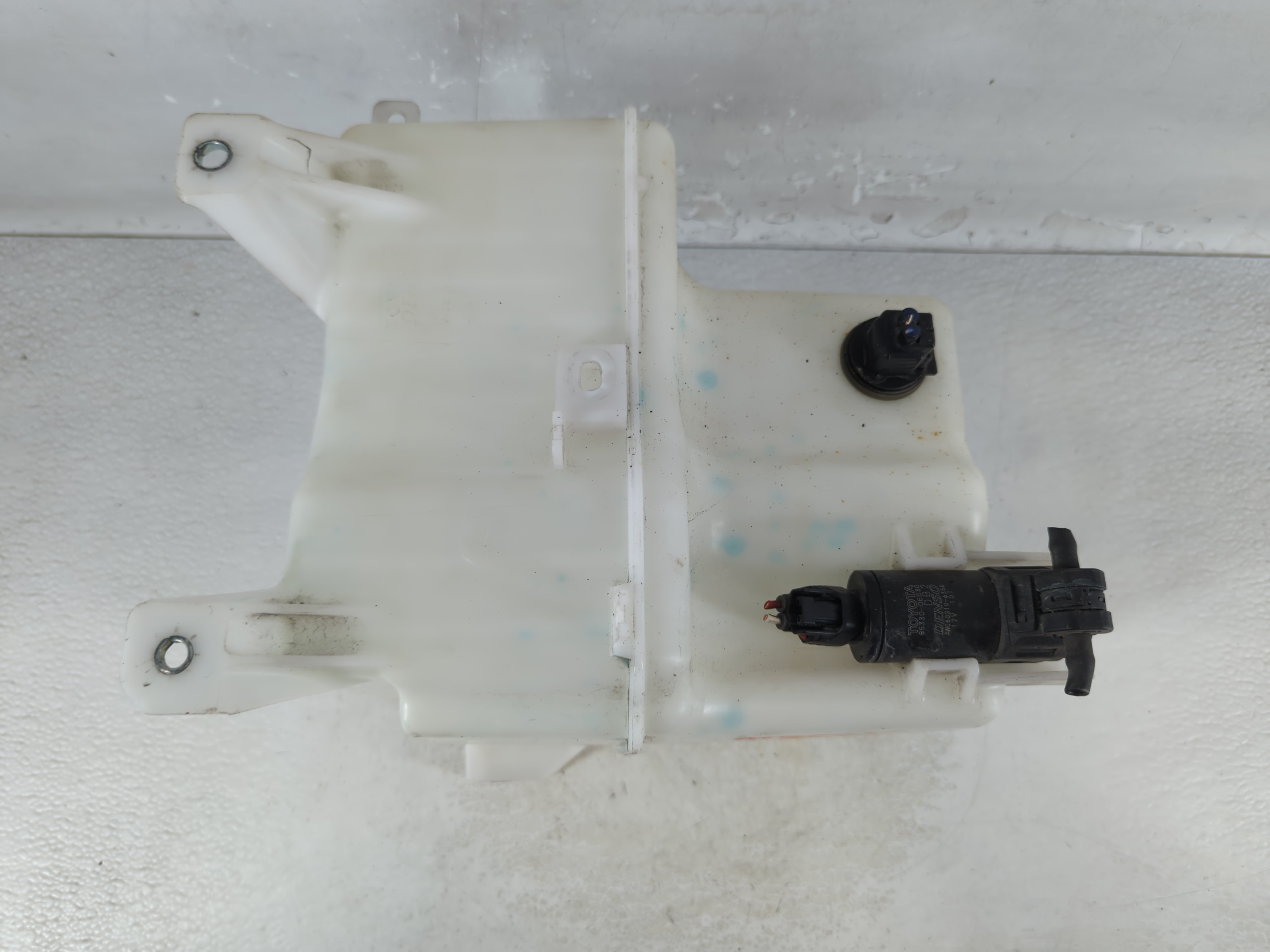 2007-2009 Lexus Rx350 Windshield Washer Fluid Reservoir Bottle Oem 1067738 - Oemusedautoparts1.com
