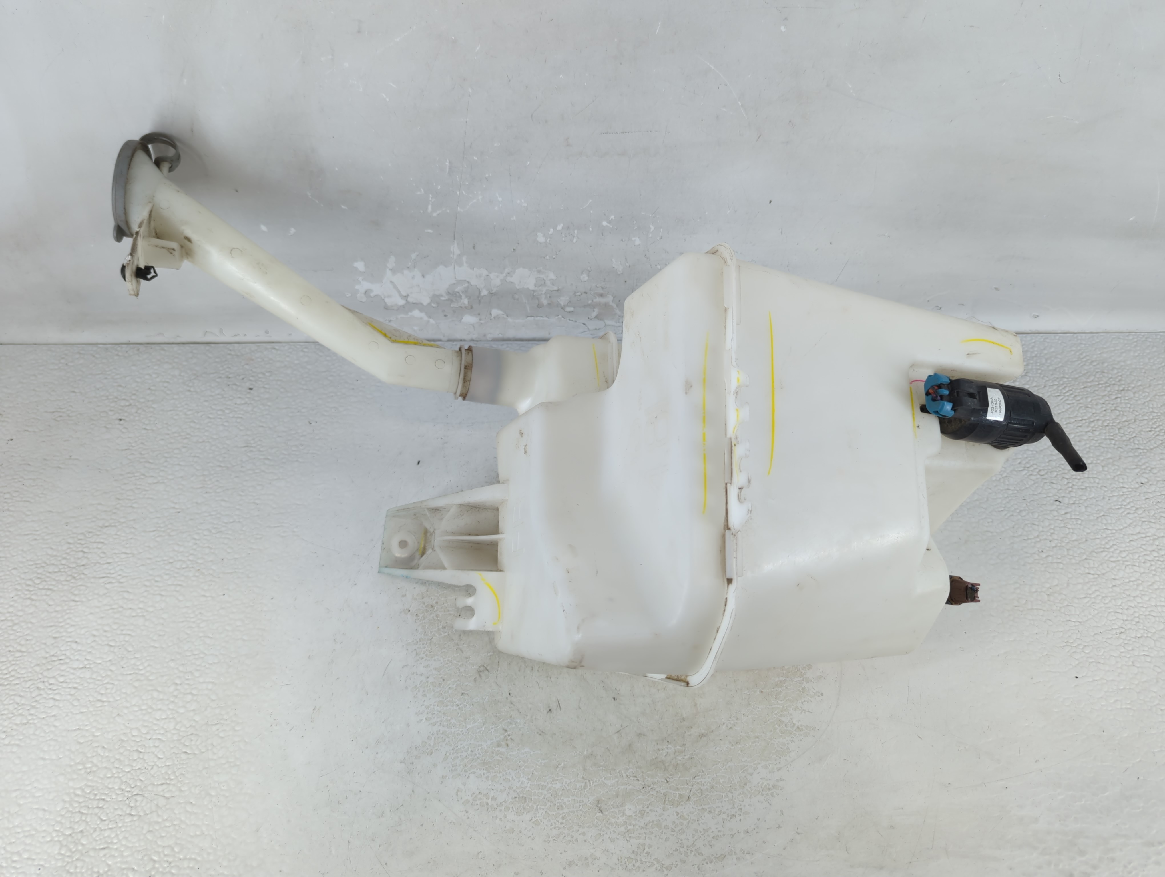 2013-2015 Nissan Sentra Windshield Washer Fluid Reservoir Bottle Oem 1067740 - Oemusedautoparts1.com