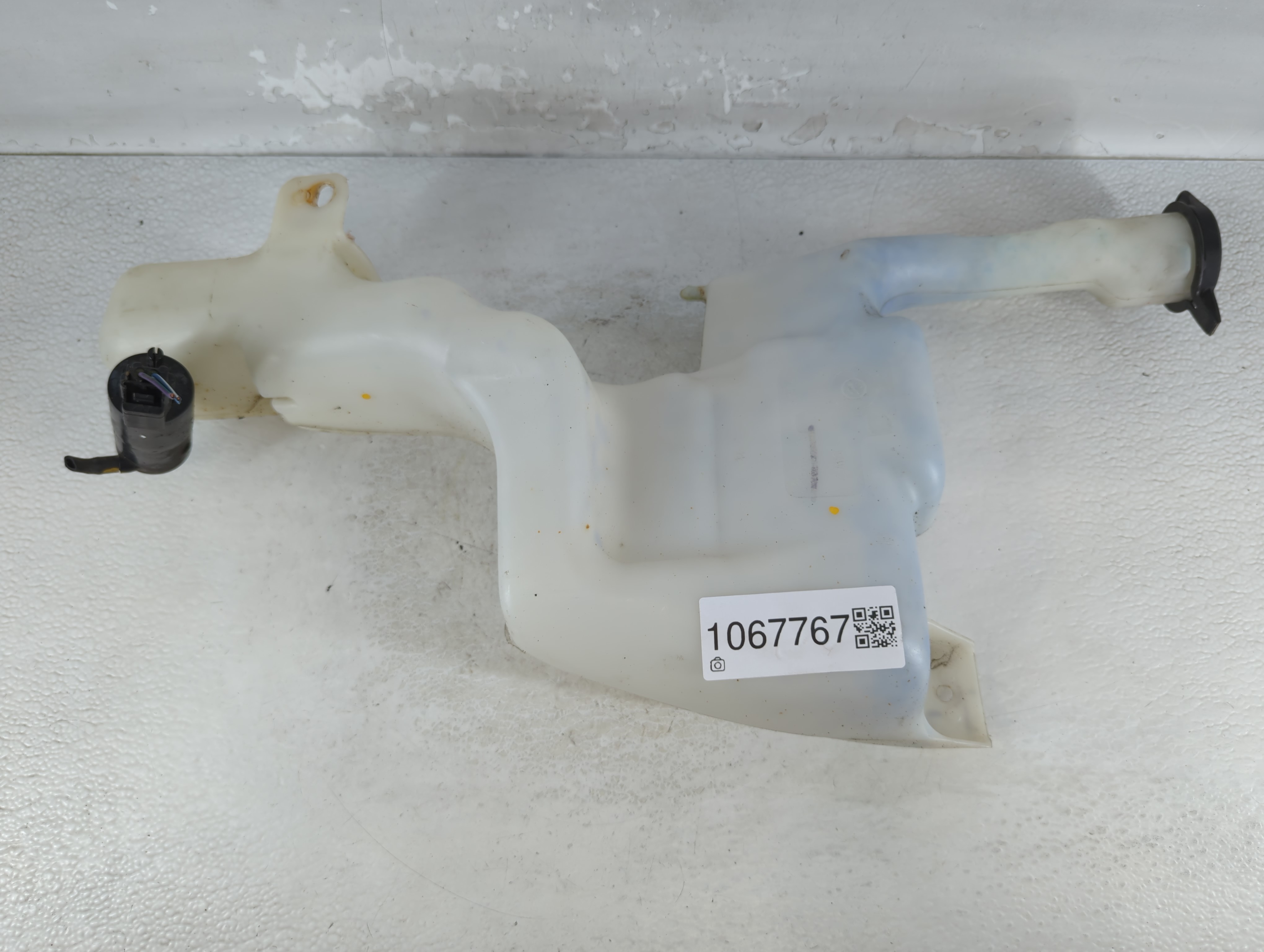 2011-2019 Ford Fiesta Windshield Washer Fluid Reservoir Bottle Oem 1067767 - Oemusedautoparts1.com
