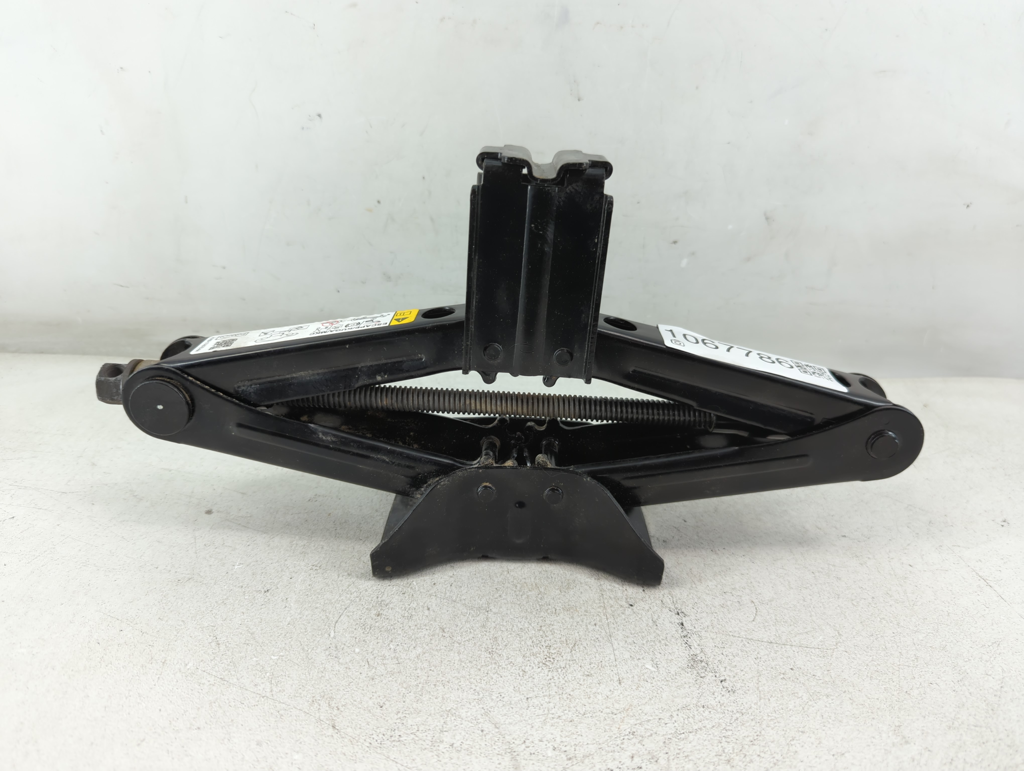 2018 Ford Escape Spare Scissor Car Jack 1067786 - Oemusedautoparts1.com