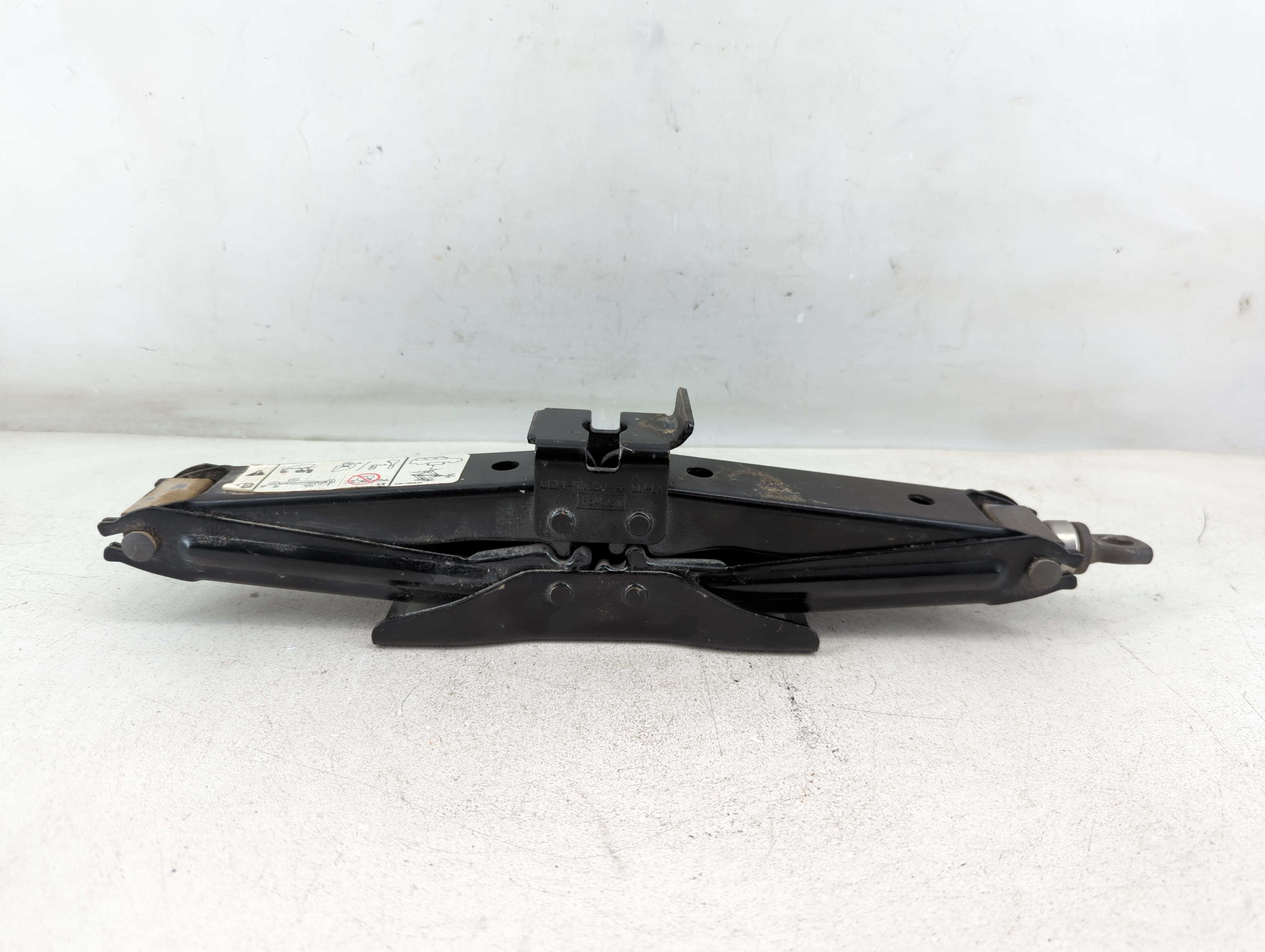 2010 Ford Explorer Spare Scissor Car Jack 1067791 - Oemusedautoparts1.com