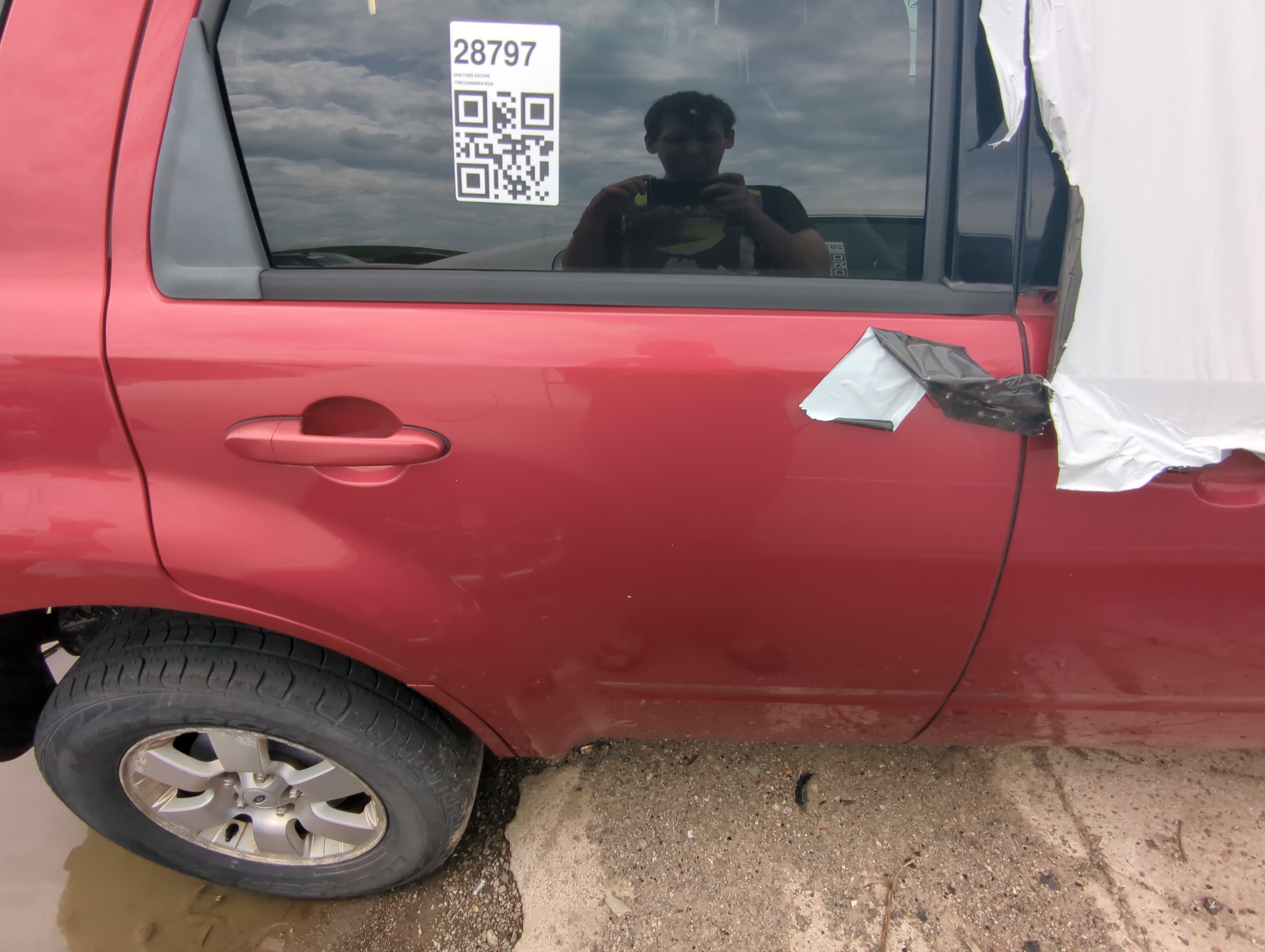 Picture of 2008-2012 Ford Escape Passenger Rear Door Oem 1067900