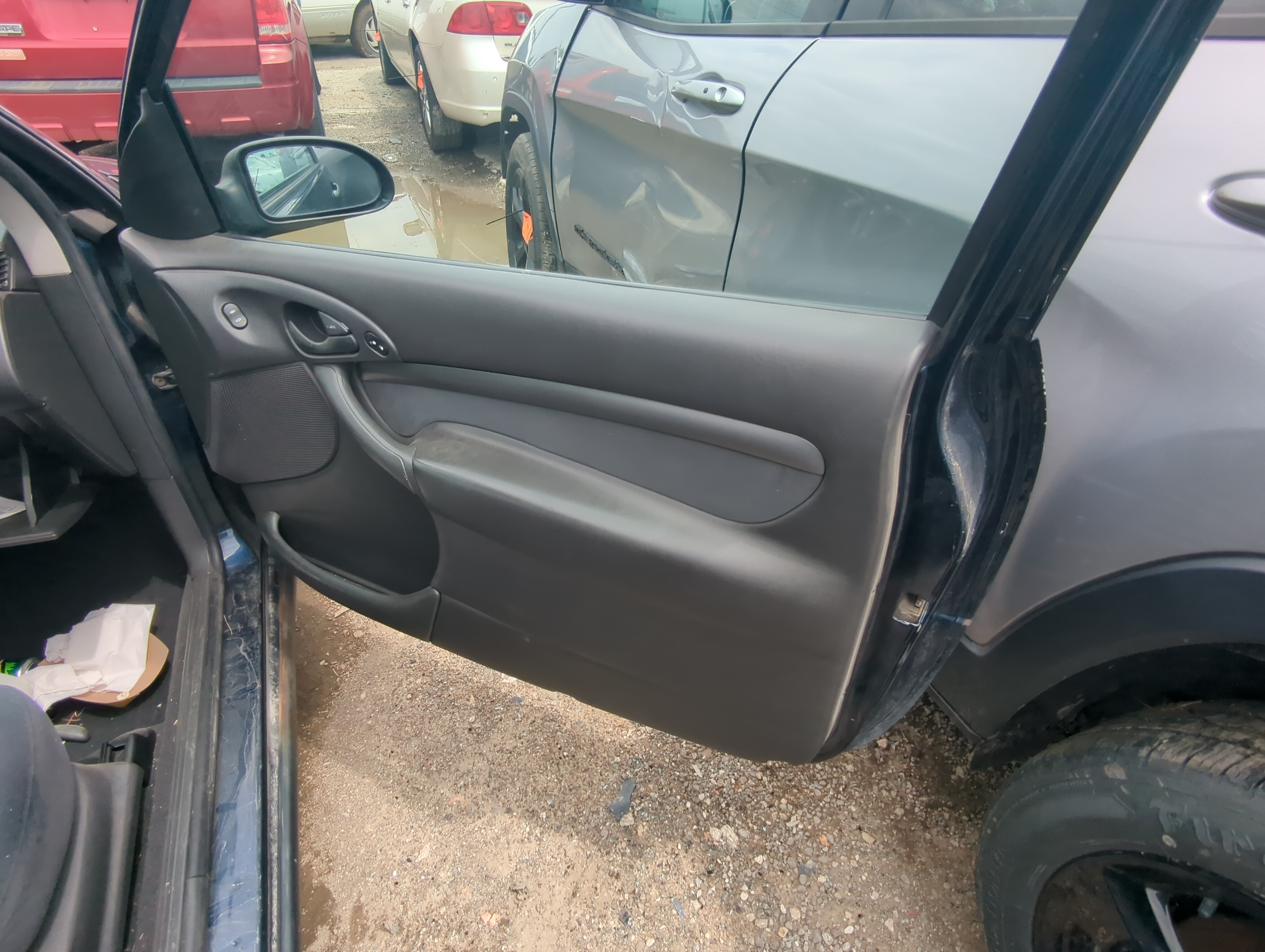 Picture of 2001 Ford Focus Front Right Passenger Interior Door Panel Trim 1068069