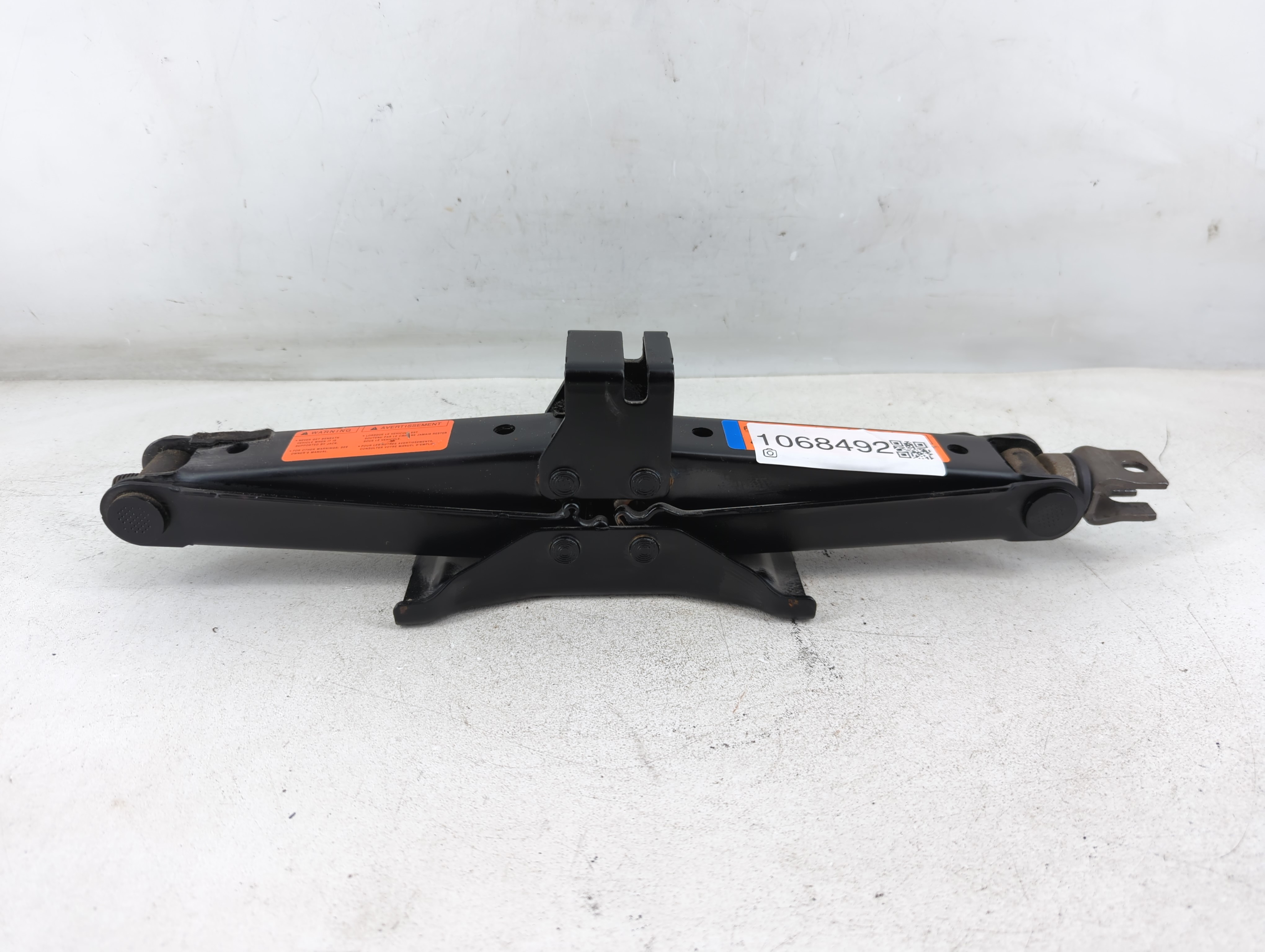 2018 Infiniti Qx60 Spare Scissor Car Jack 1068492 - Oemusedautoparts1.com