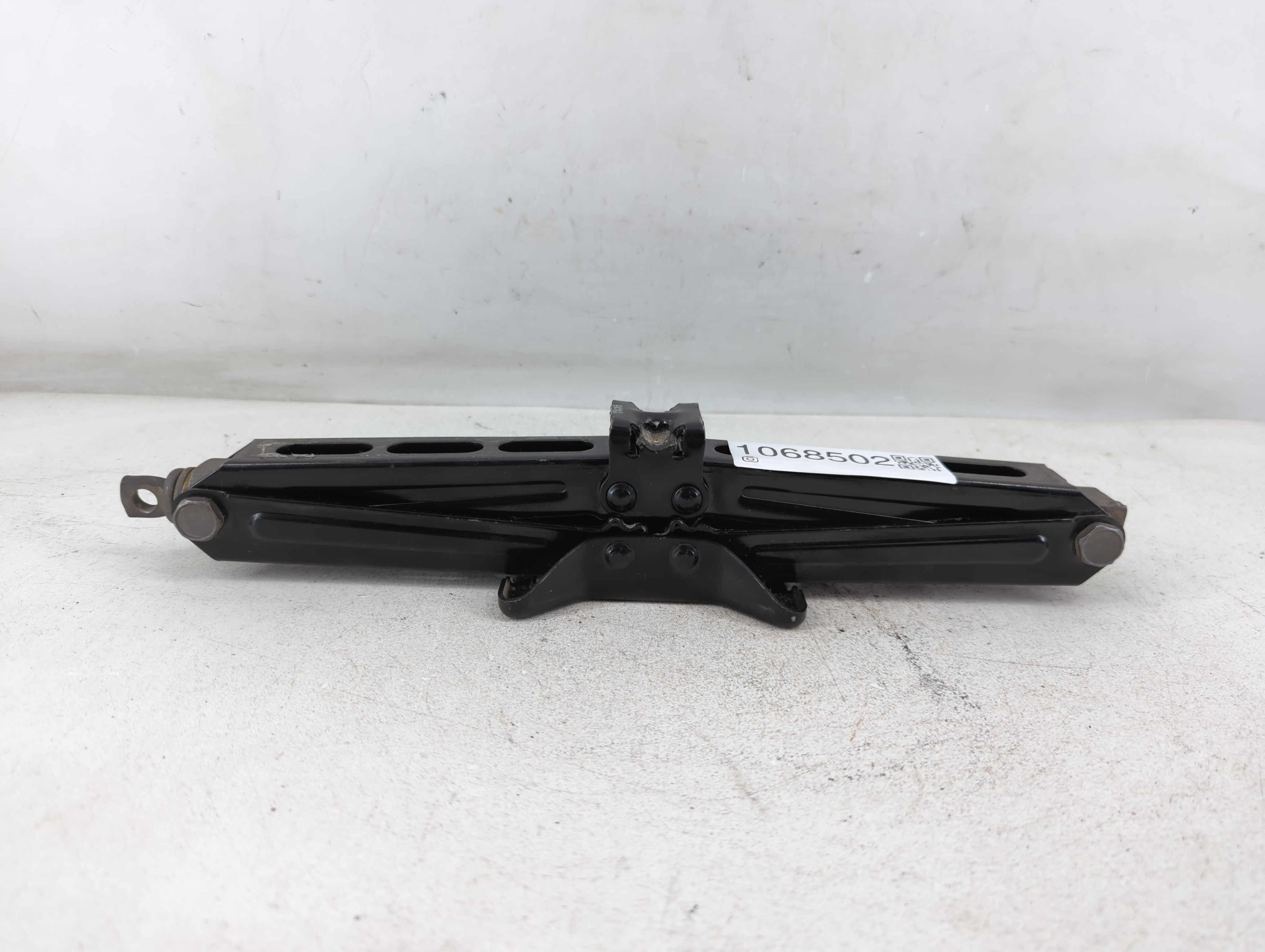 2013 Chevrolet Sonic Spare Scissor Car Jack 1068502 - Oemusedautoparts1.com