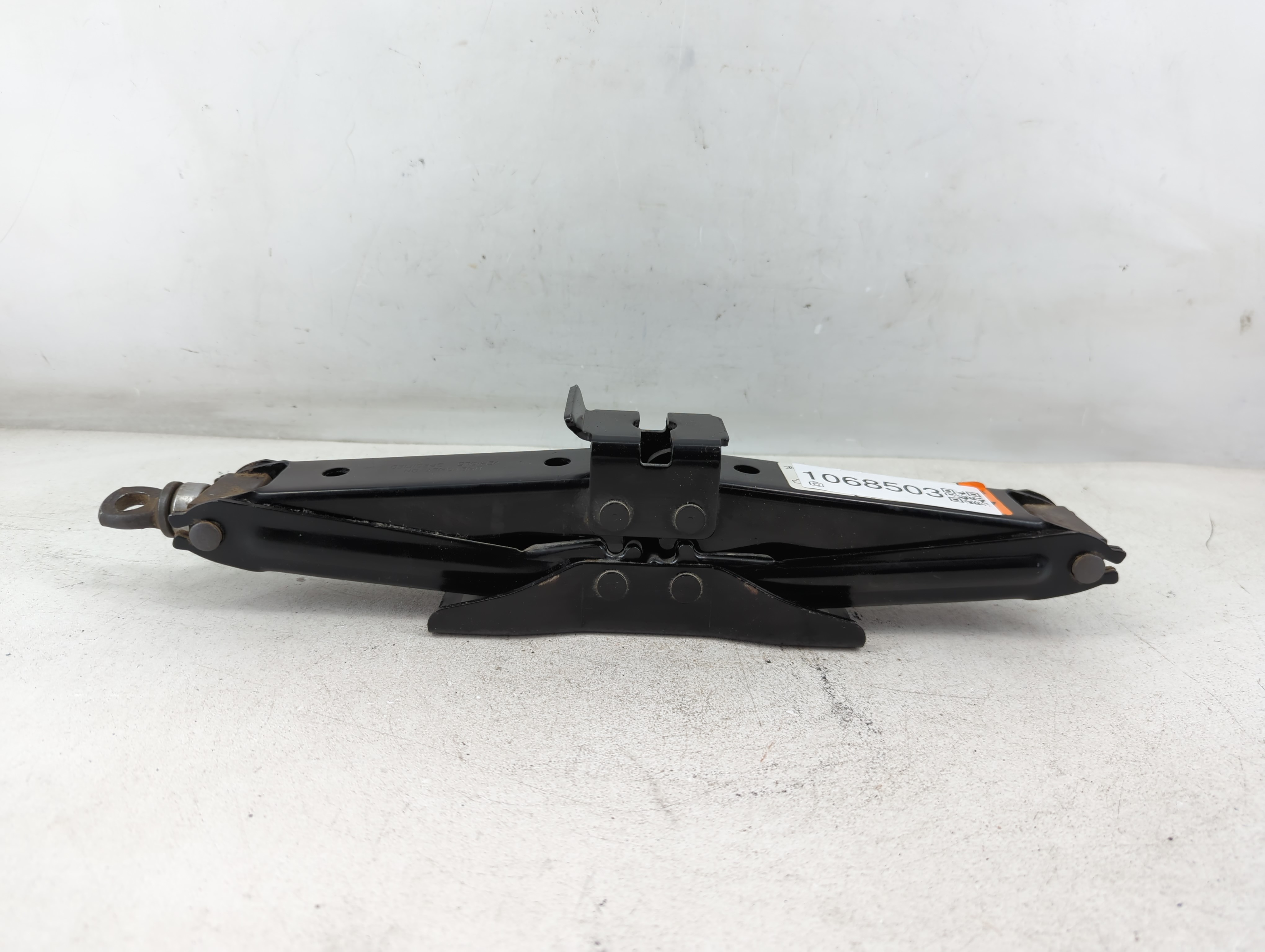 2008 Ford Explorer Spare Scissor Car Jack 1068503 - Oemusedautoparts1.com