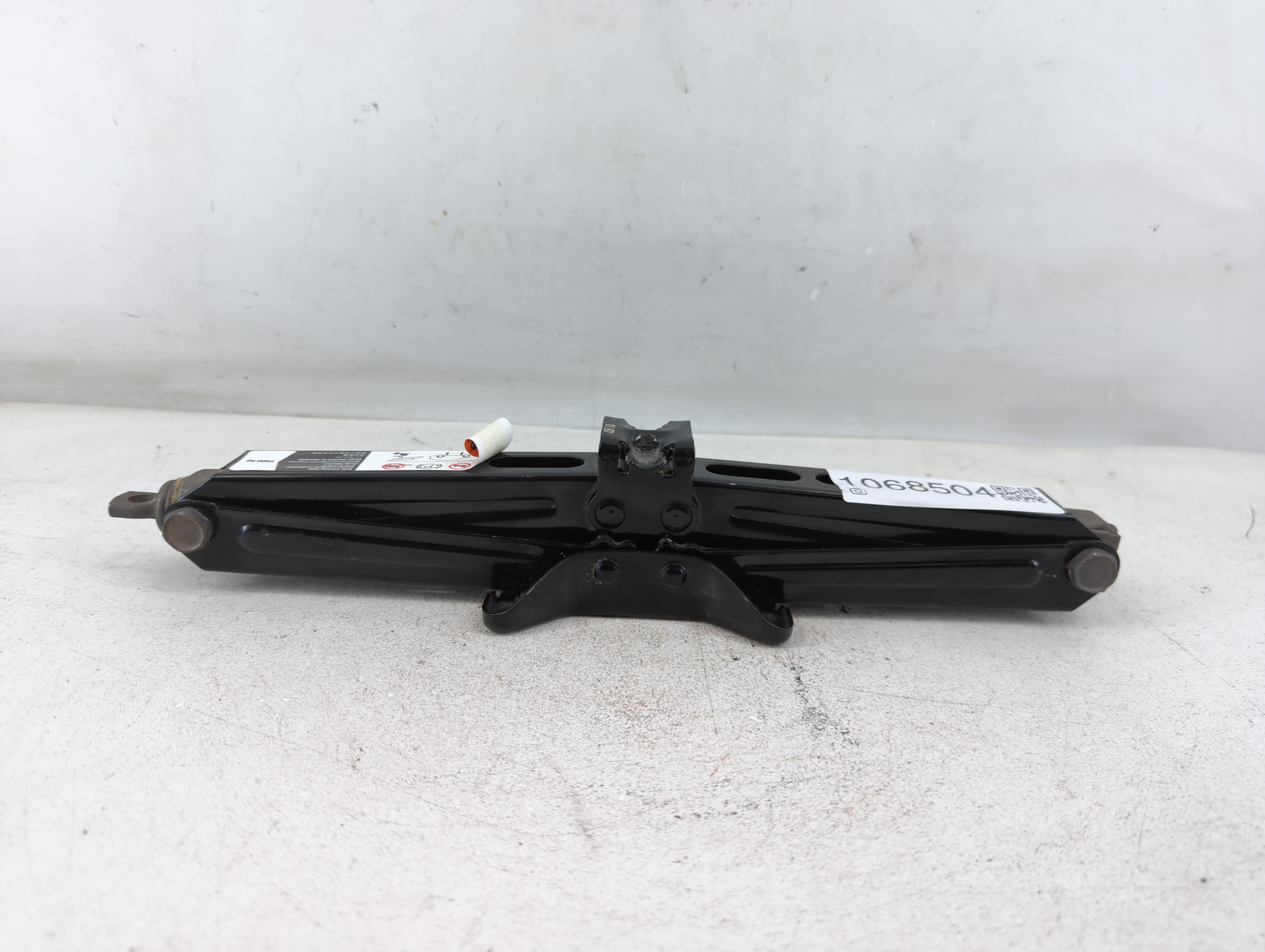 2013 Chevrolet Sonic Spare Scissor Car Jack 1068504 - Oemusedautoparts1.com