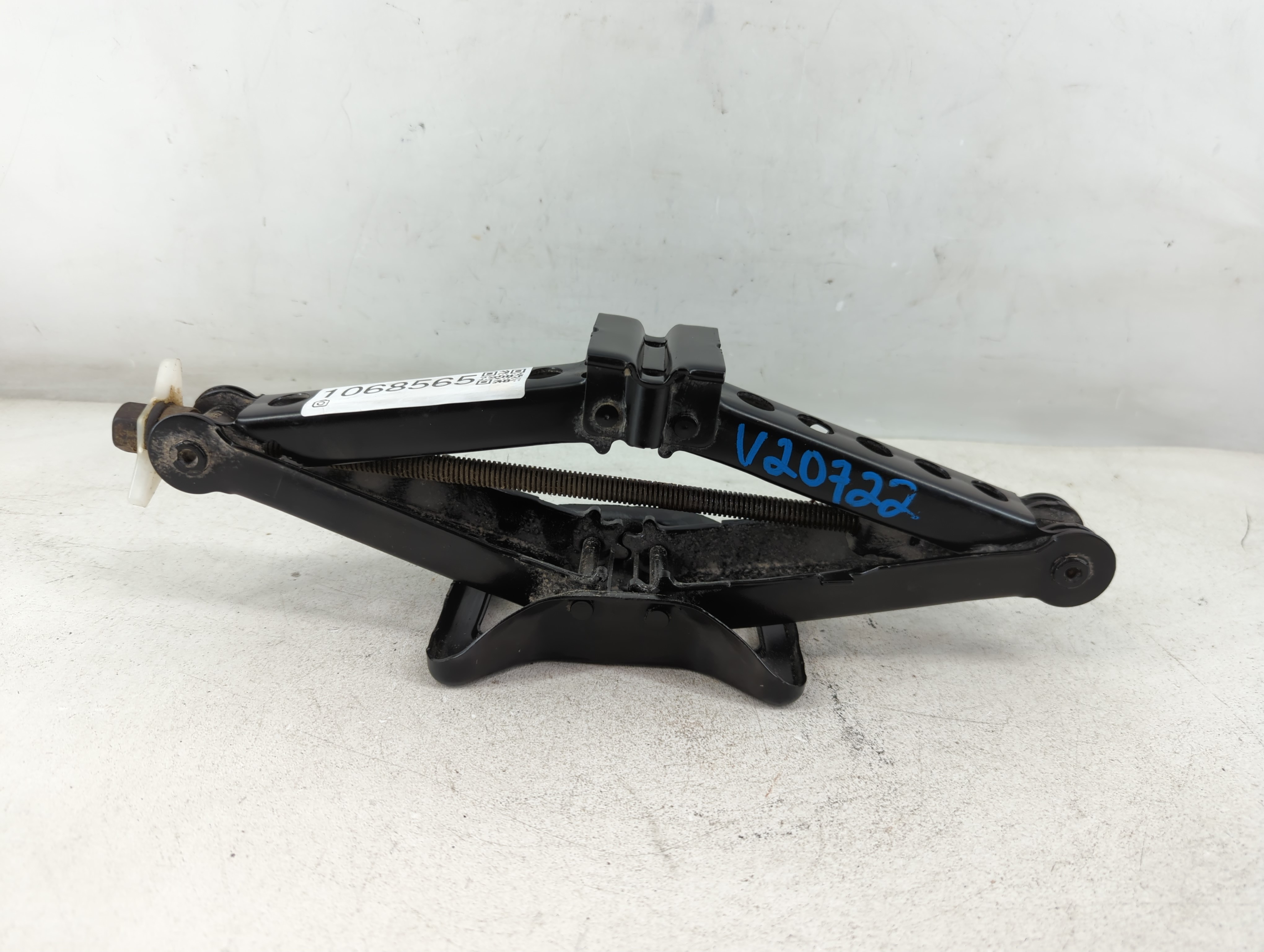 Picture of 2014 Jeep Patriot Spare Scissor Car Jack 1068565